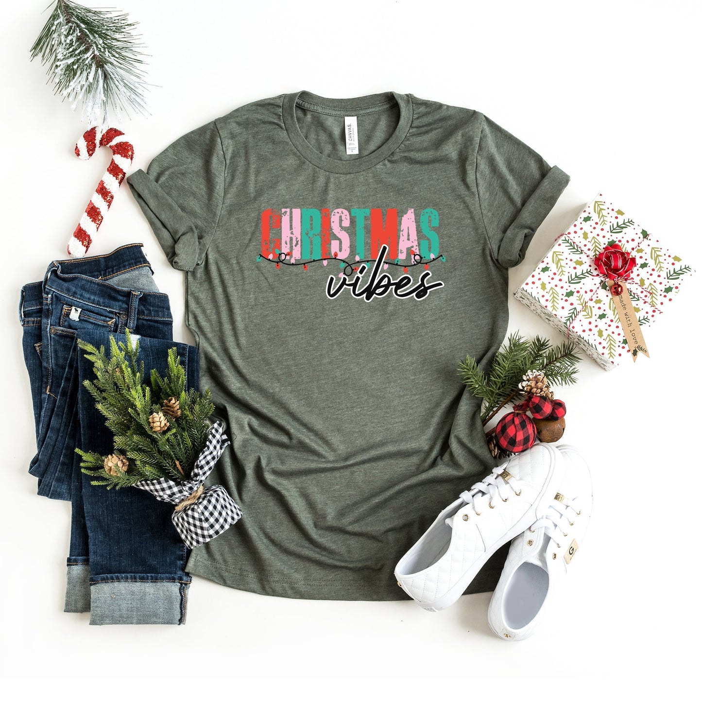 Christmas Vibes Lights | Short Sleeve Crew Neck