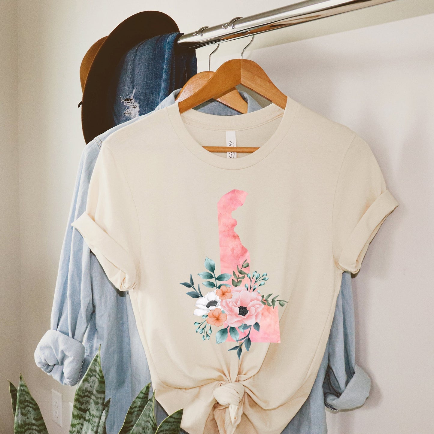 Delaware Watercolor | Short Sleeve Crew Neck | State Tee