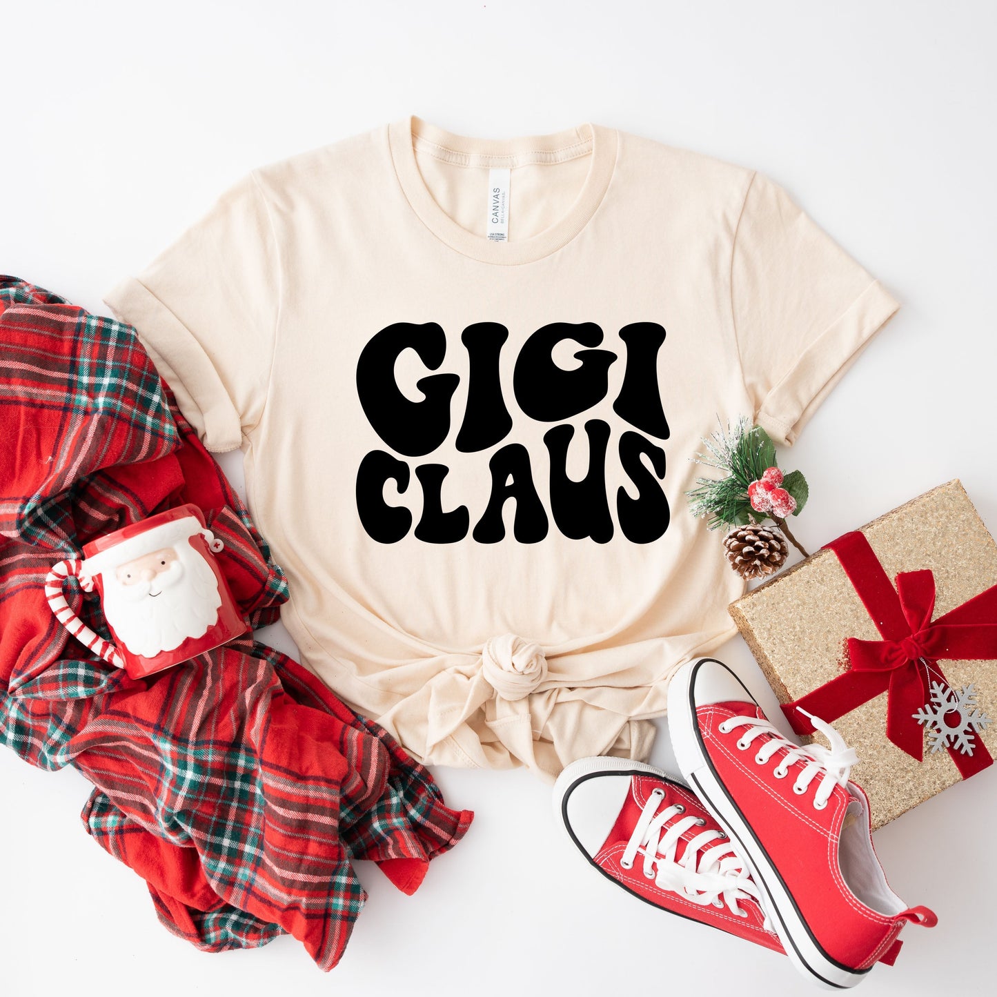 Gigi Claus Wavy | Short Sleeve Crew Neck