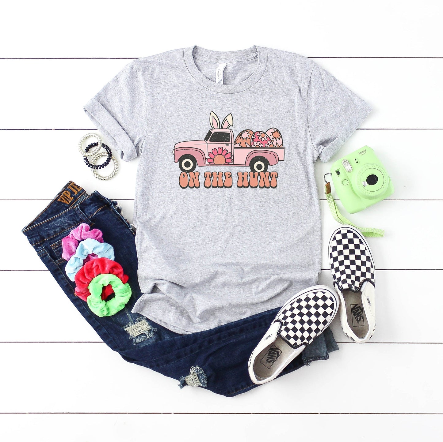 On The Hunt Truck Pink - Kids | Short Sleeve Graphic Tee