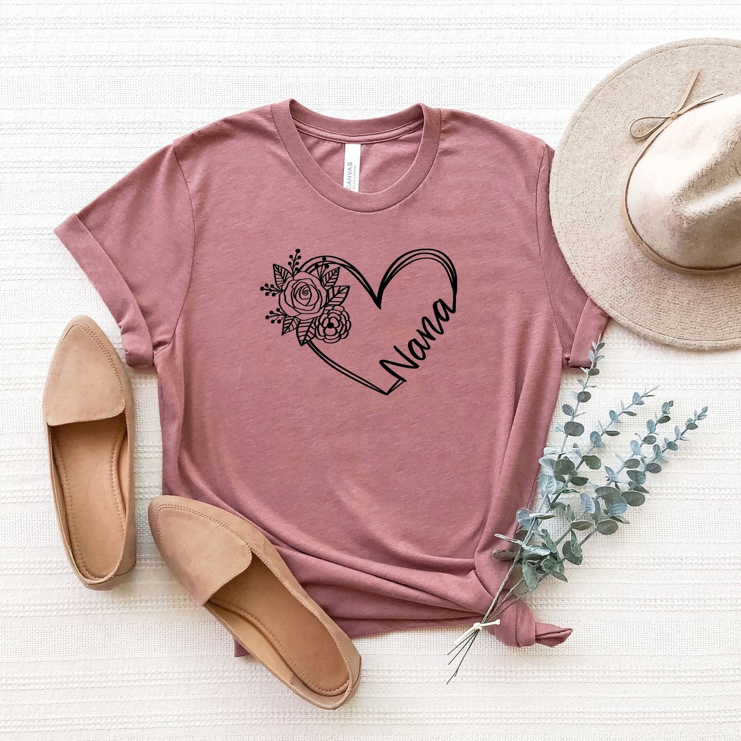 Nana Heart Outline | Short Sleeve Graphic Tee