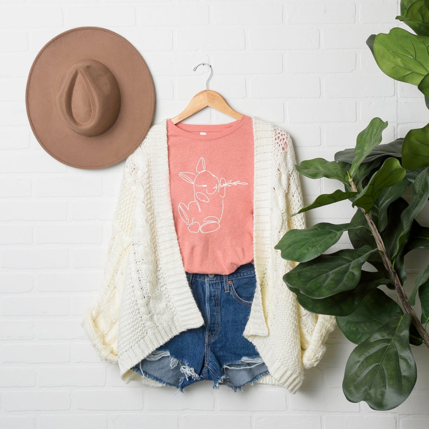 Hand Drawn Bunny | Short Sleeve Crew Neck