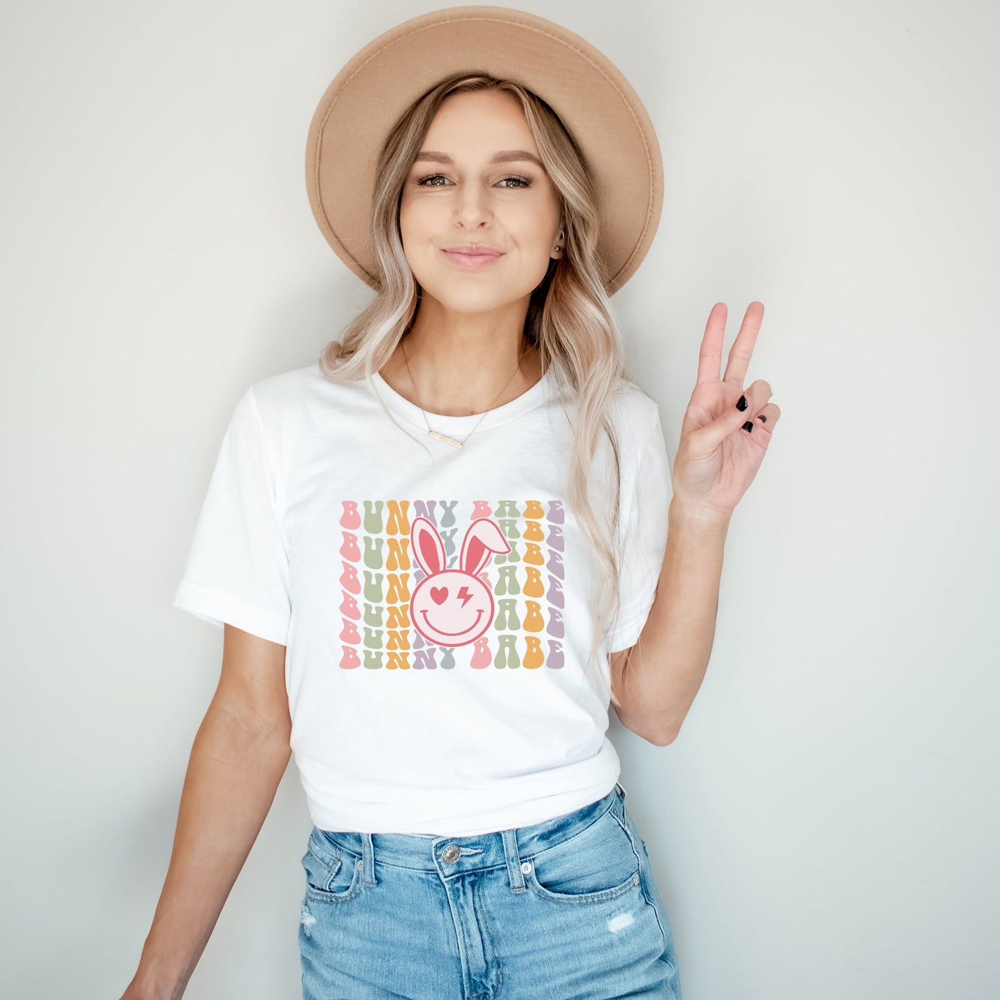 Bunny Babe Smiley Face | Short Sleeve Graphic Tee