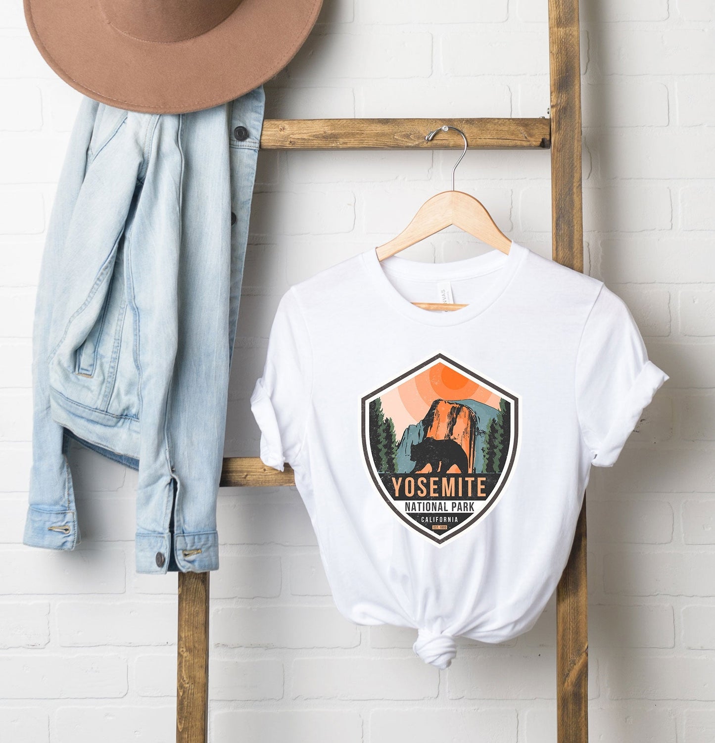 Yosemite National Park Badge | Short Sleeve Crew Neck