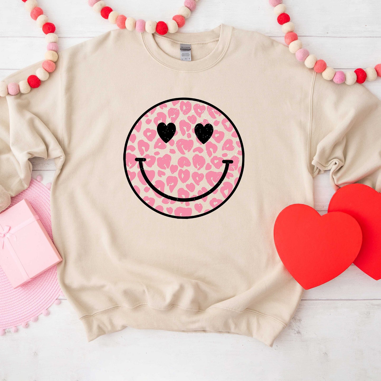 Leopard Heart Eyes Smiley | Sweatshirt