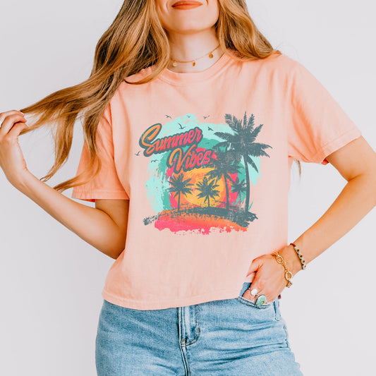 Summer Vibes Vintage | Relaxed Fit Cropped Tee