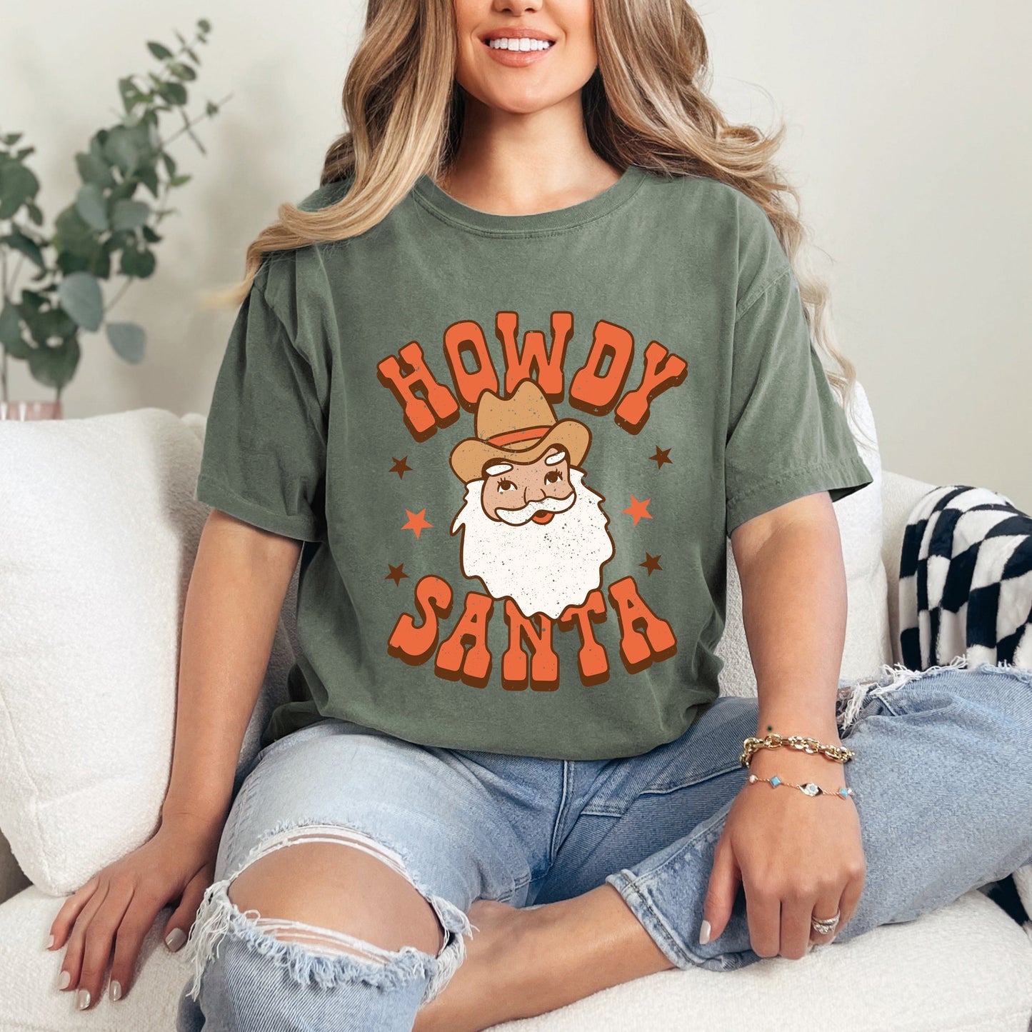 Retro Howdy Santa | Garment Dyed Tee