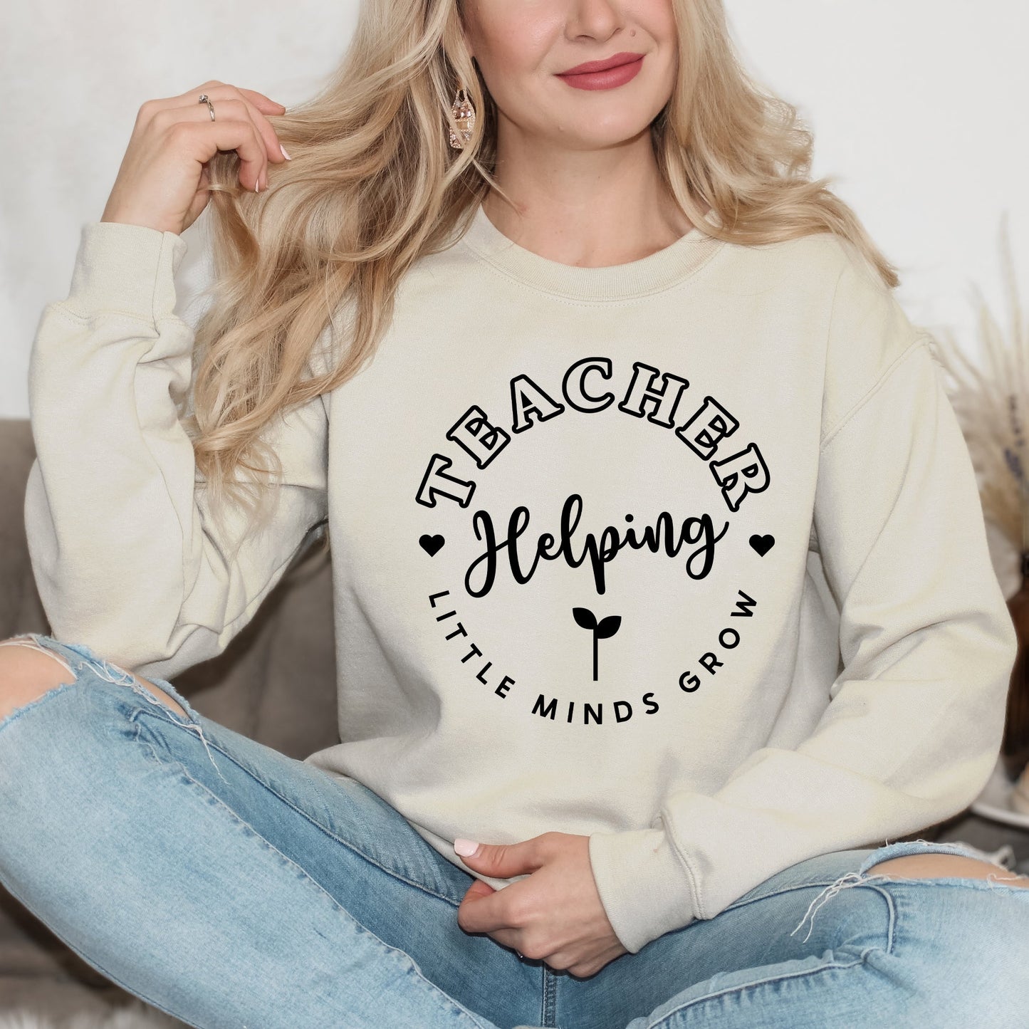 Helping Little Minds Grow Circle | Sweatshirt