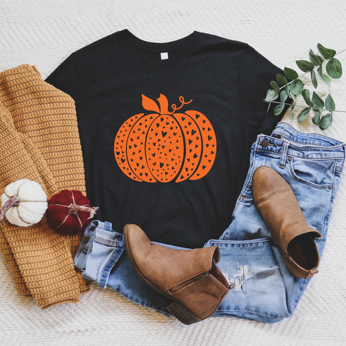 Heart Pumpkin | Short Sleeve Graphic Tee