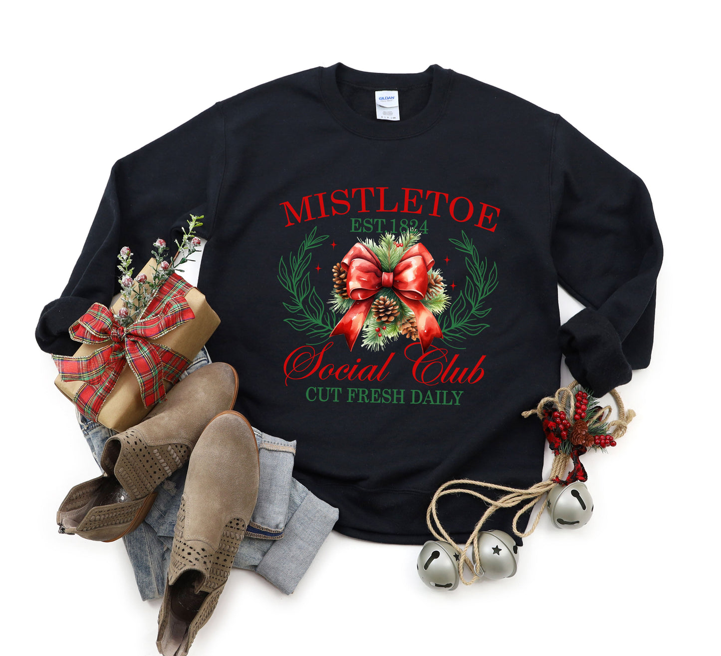 Coquette Mistletoe Social Club | Sweatshirt