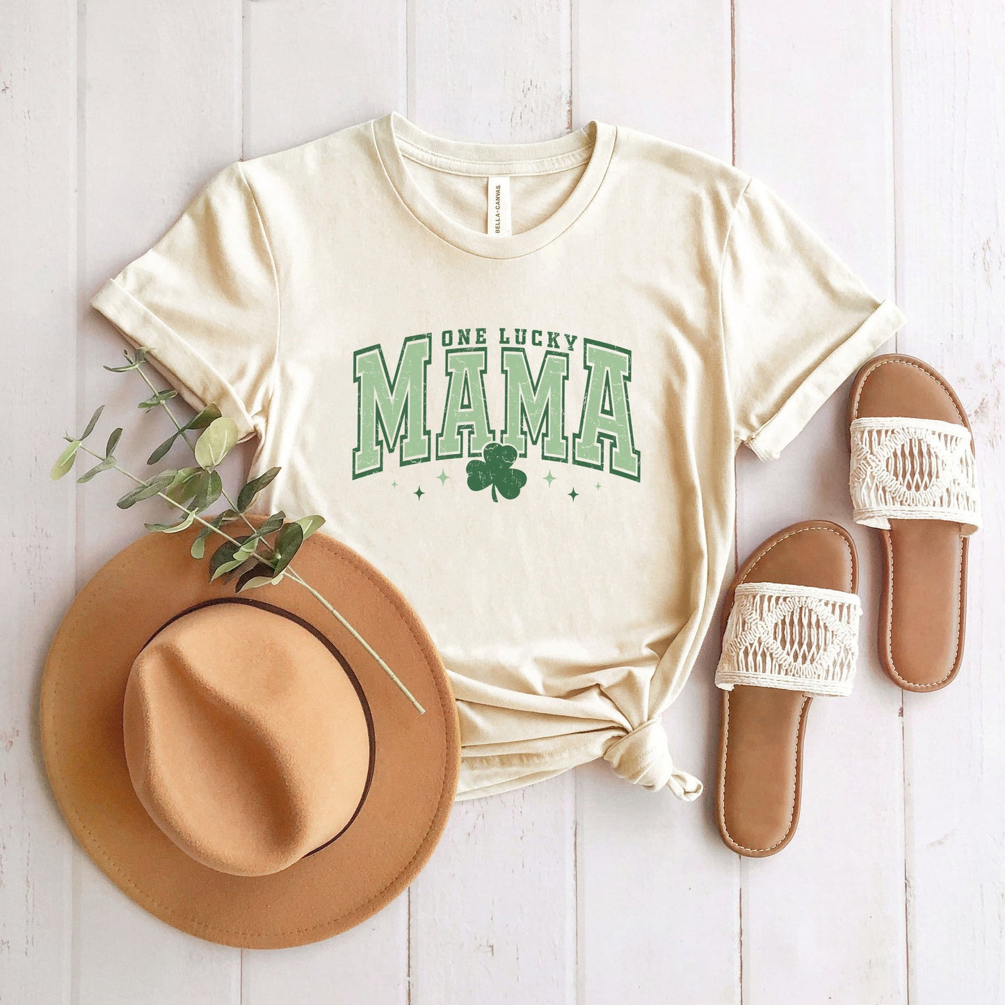 Lucky Mama Varsity Clover | Short Sleeve Graphic Tee