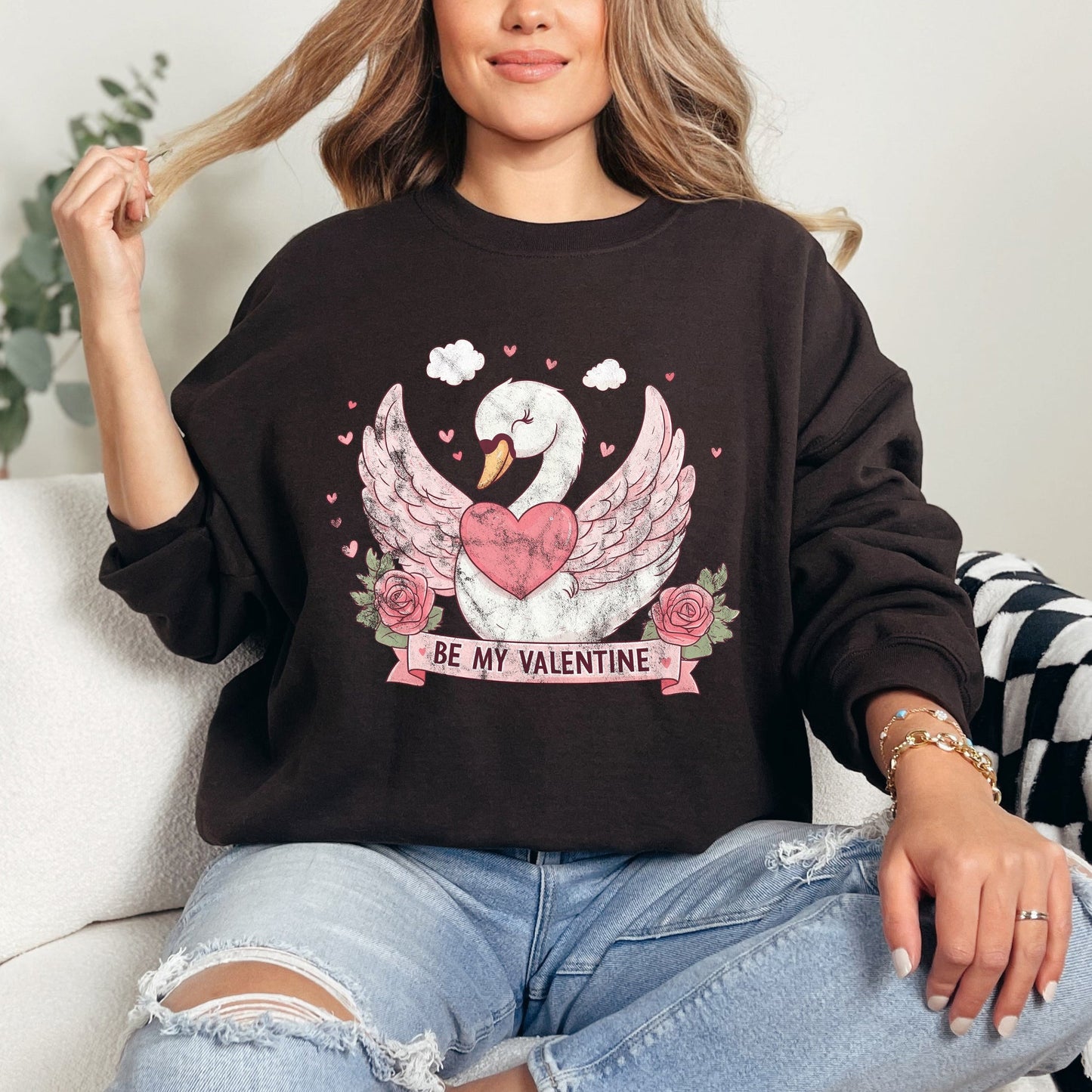 Be My Valentine Swan | Sweatshirt