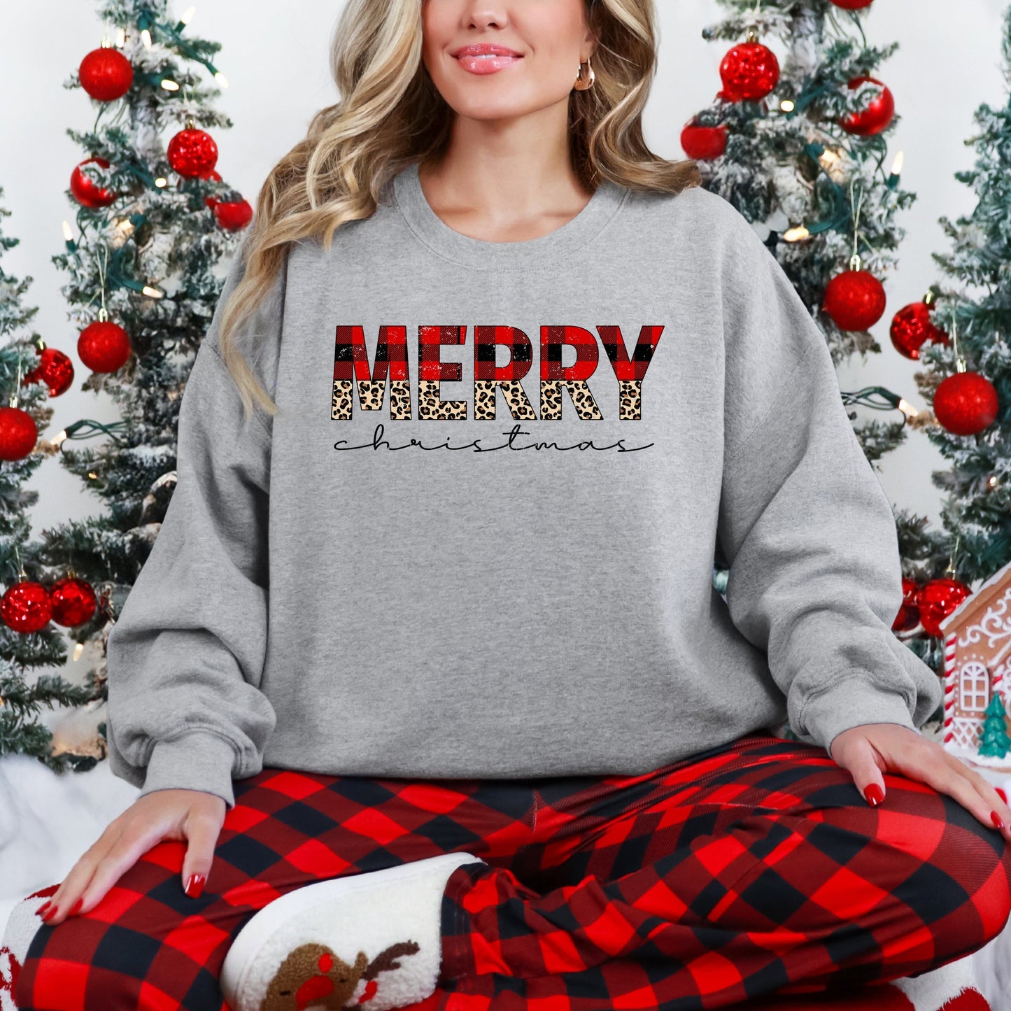 Buffalo Plaid Merry Christmas - Women's Graphic Sweatshirt