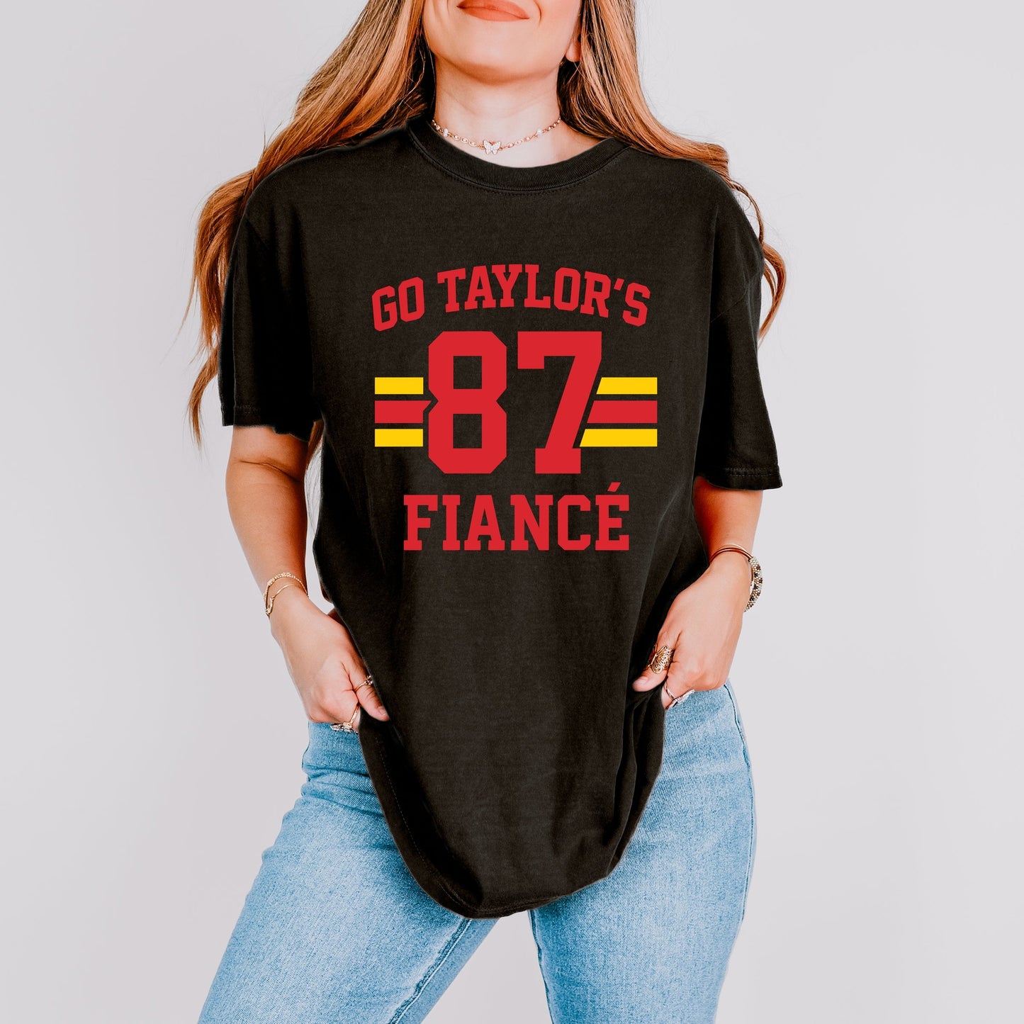 Go Taylor's Fiancé 87 - Women's Garment Dyed Tee