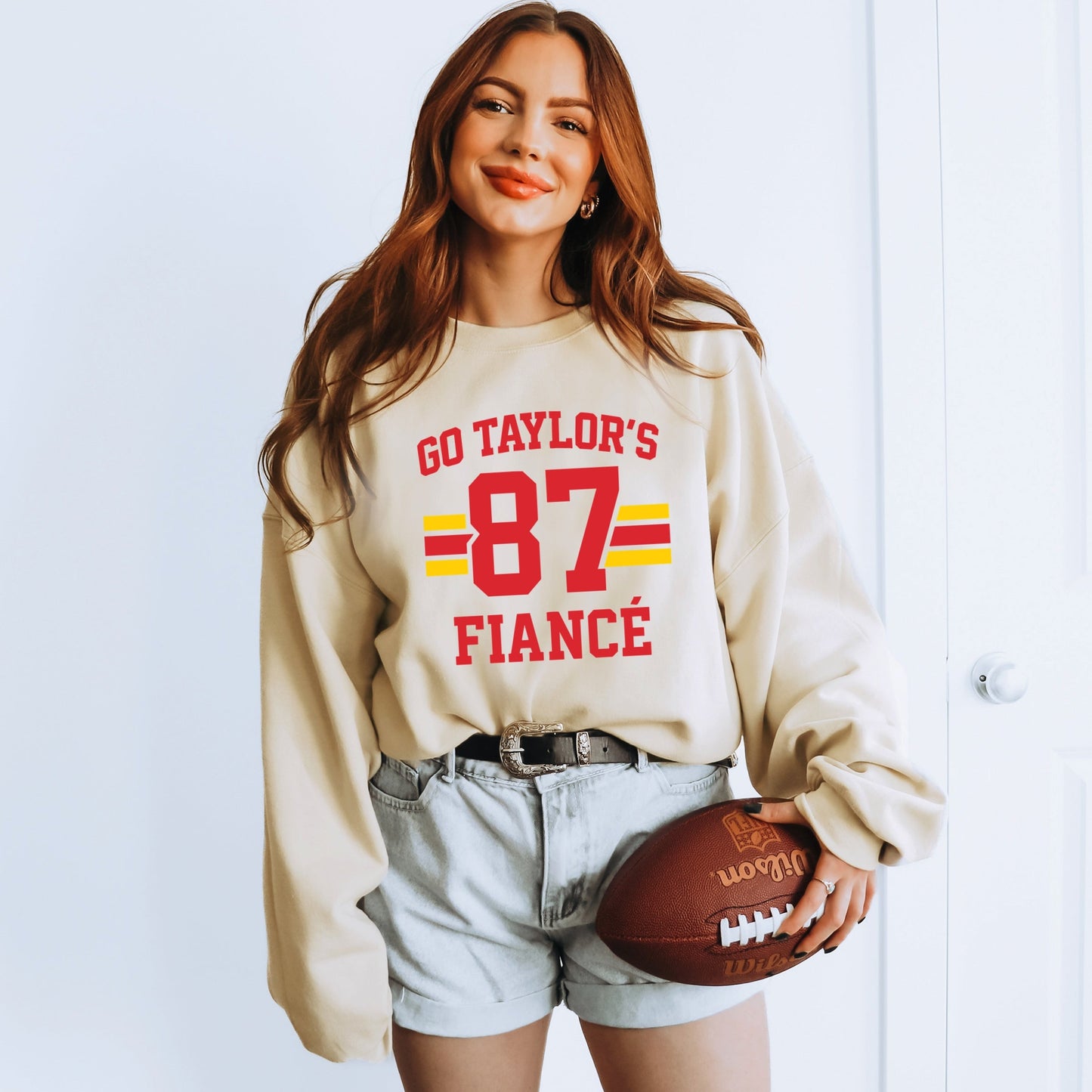 Go Taylor's Fiance 87 -  Womens Sweatshirt