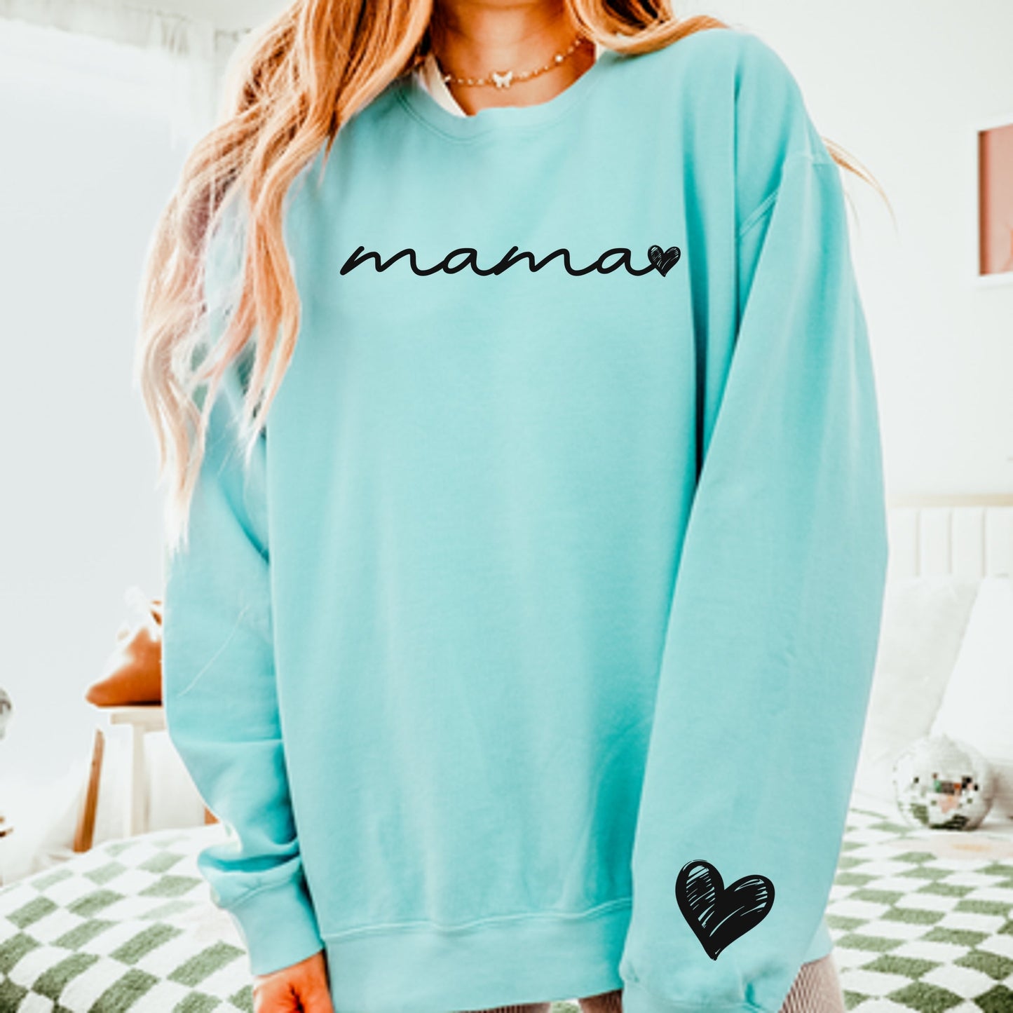 Mama Cursive Heart - Women's Lightweight Garment Dyed Sweatshirt