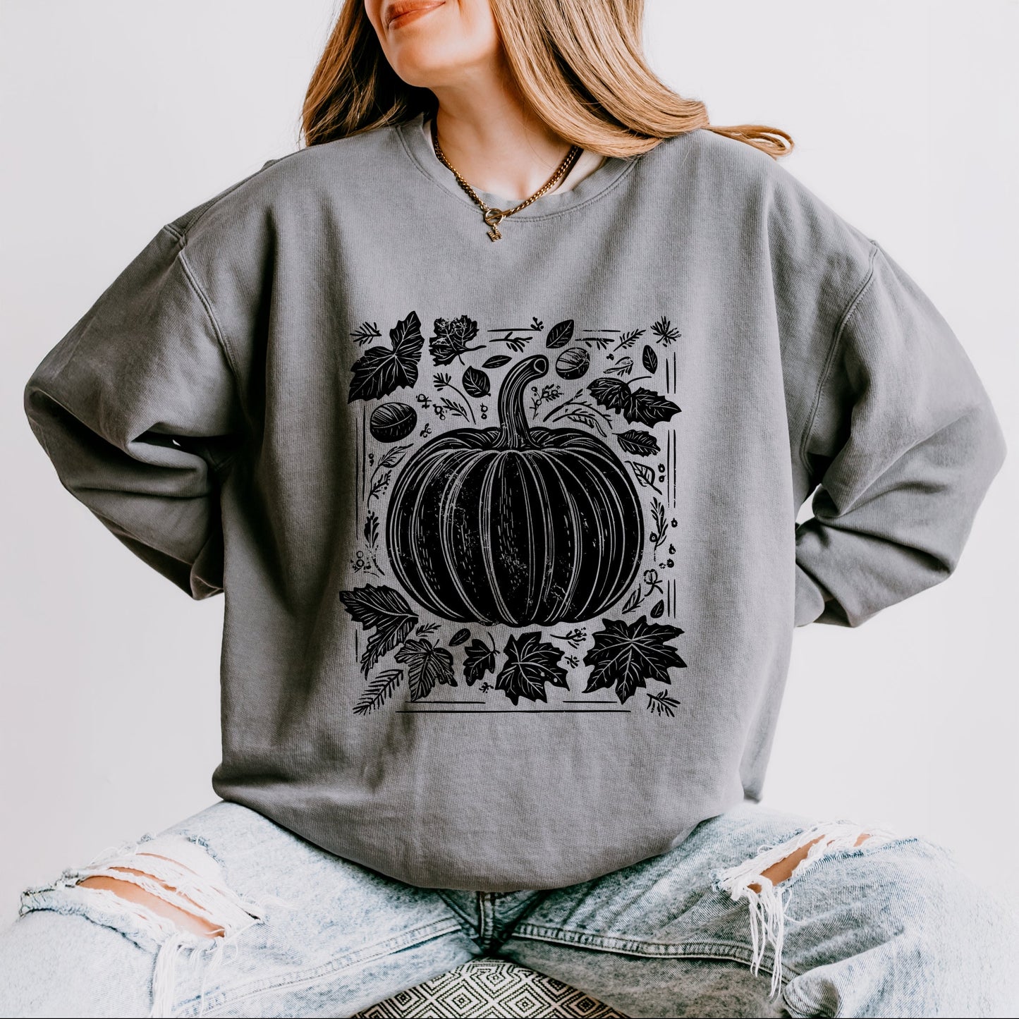 Pumpkin With Leaves Distressed - Women's Lightweight Garment Dyed Sweatshirt