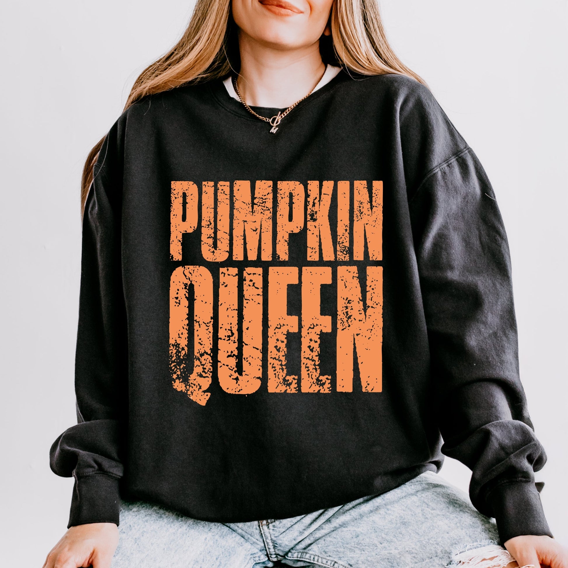 Pumpkin Queen Distressed - Women's Lightweight Garment Dyed Sweatshirt