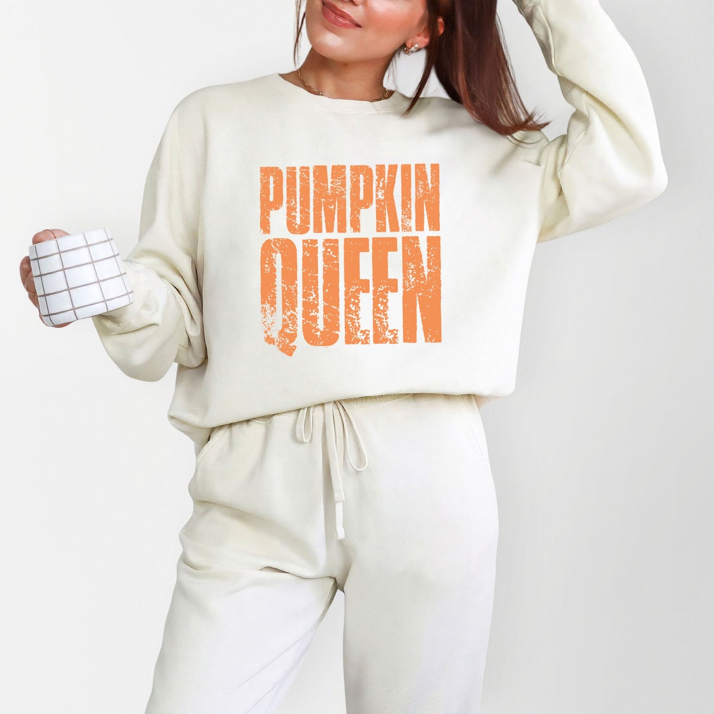 Pumpkin Queen Distressed - Women's Lightweight Garment Dyed Sweatshirt