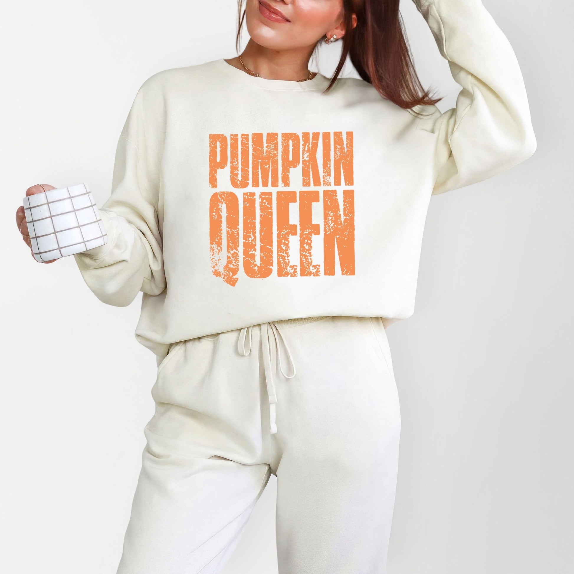 Pumpkin Queen Distressed - Women's Lightweight Garment Dyed Sweatshirt