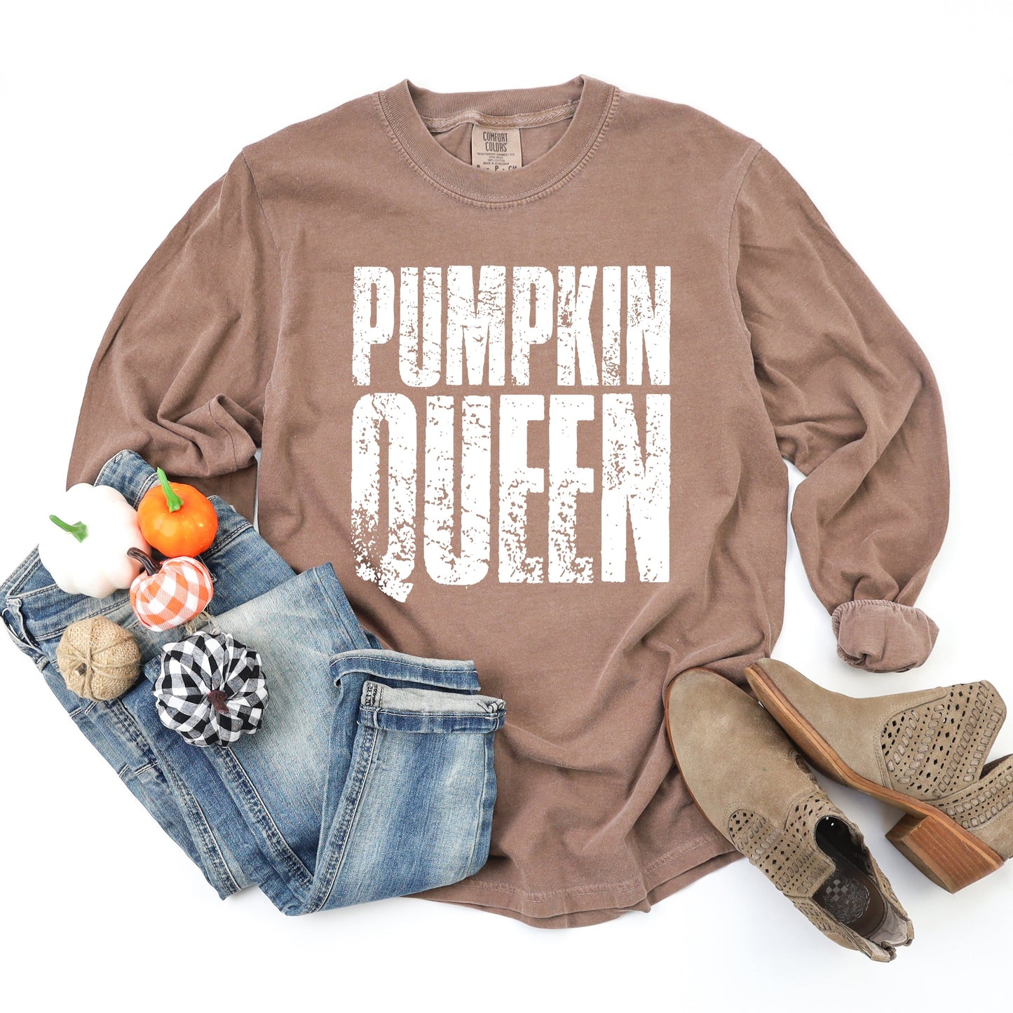 Pumpkin Queen Distressed - Women's Garment Dyed Long Sleeve Graphic T-Shirt