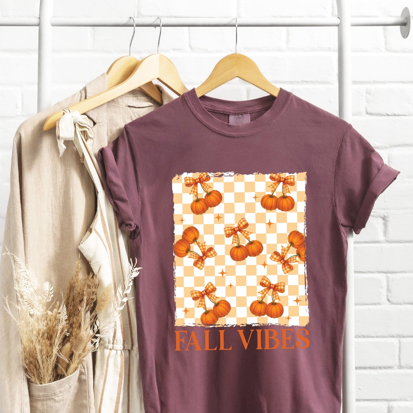 Fall Vibes Checked Pumpkins - Women's Garment Dyed Graphic T-Shirt