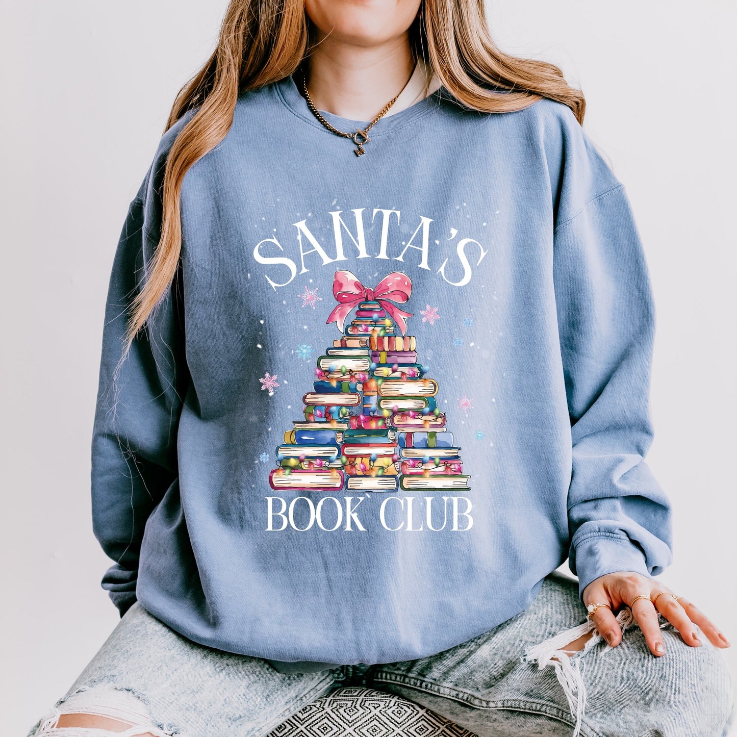 Santa's Book Club - Women's Lightweight Garment Dyed Sweatshirt