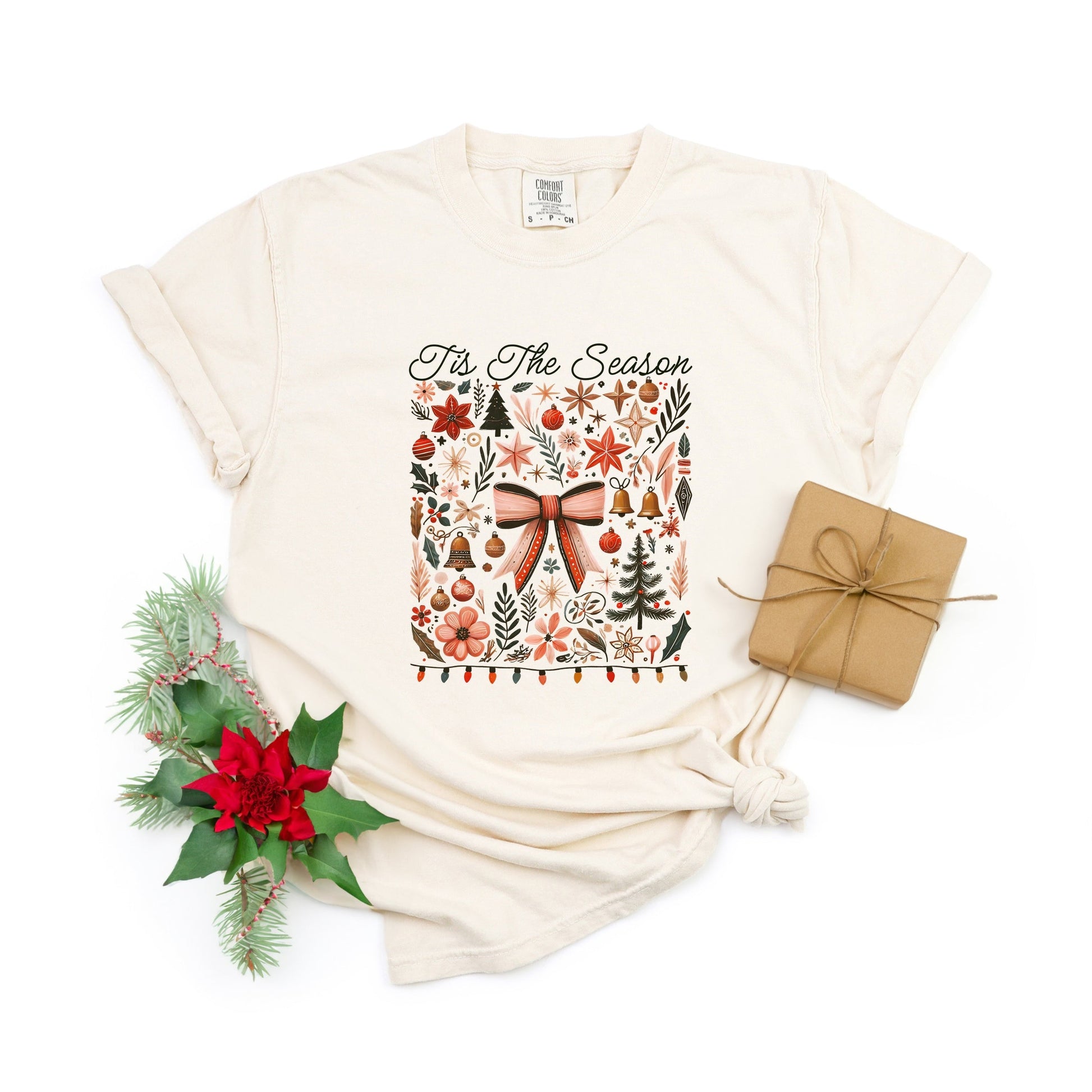 Tis The Season Coquette - Women's Garment Dyed Graphic T-Shirt