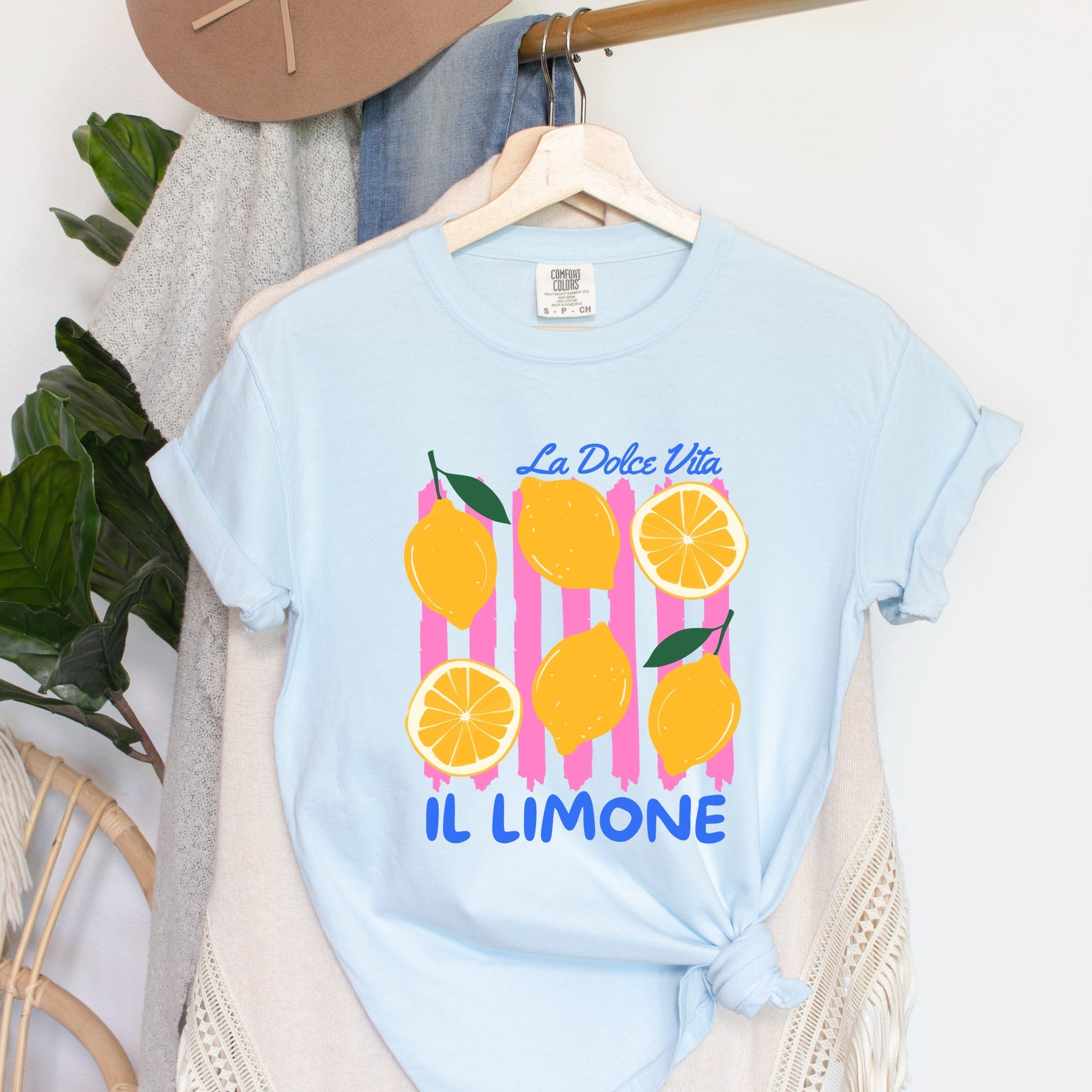 La Dolce Vita Lemons - Women's Garment Dyed Graphic T-Shirt