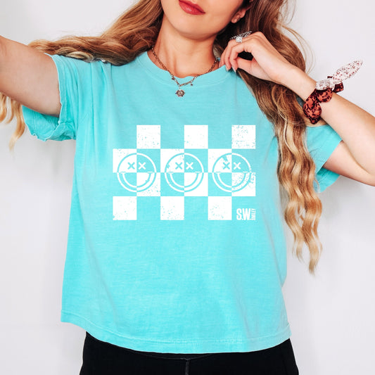 S.W.Smiley Checkered X Face - Women's Boxy Crop Top Graphic T-Shirt
