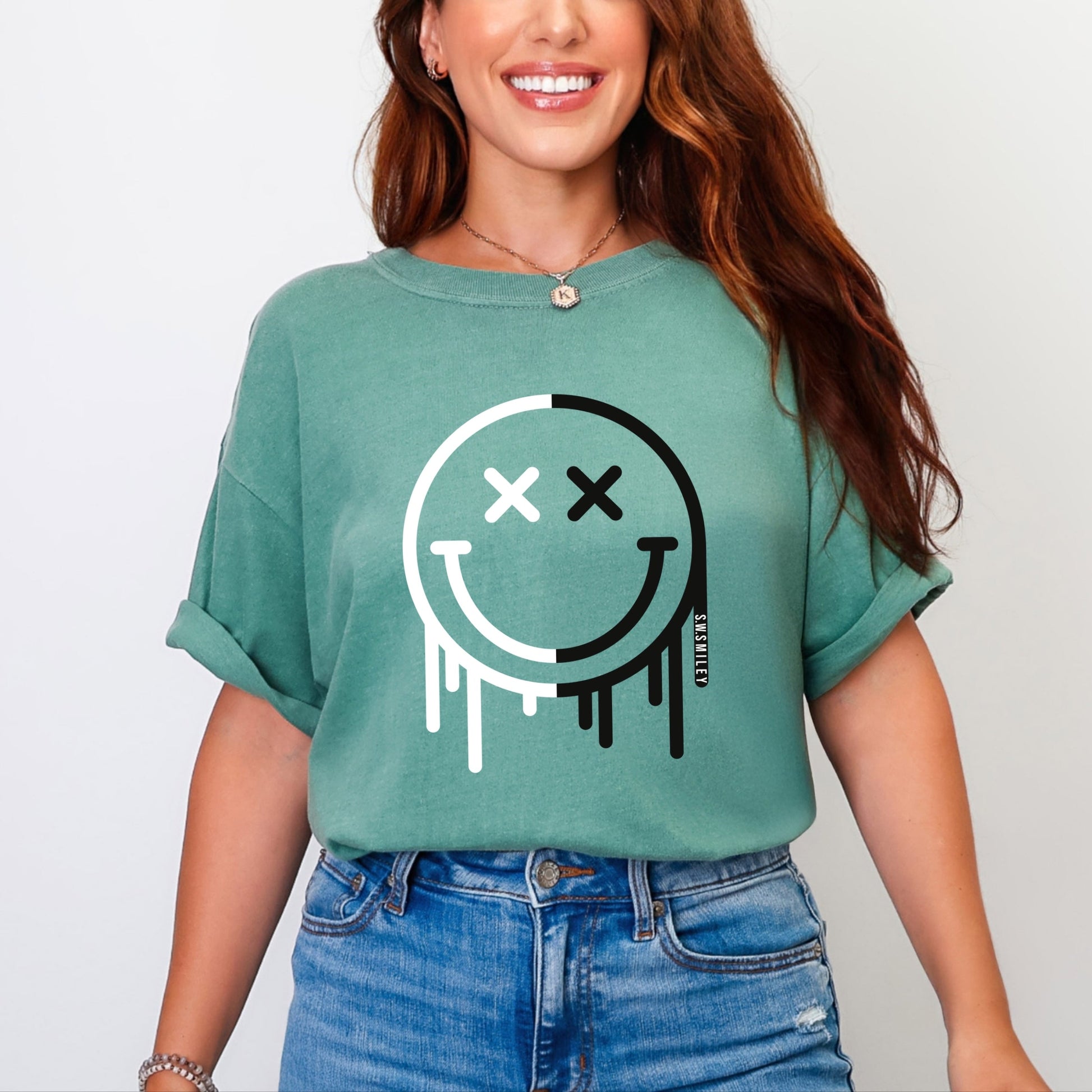 S.W.Smiley Black And White Drip - Women's Garment Dyed Graphic T-Shirt