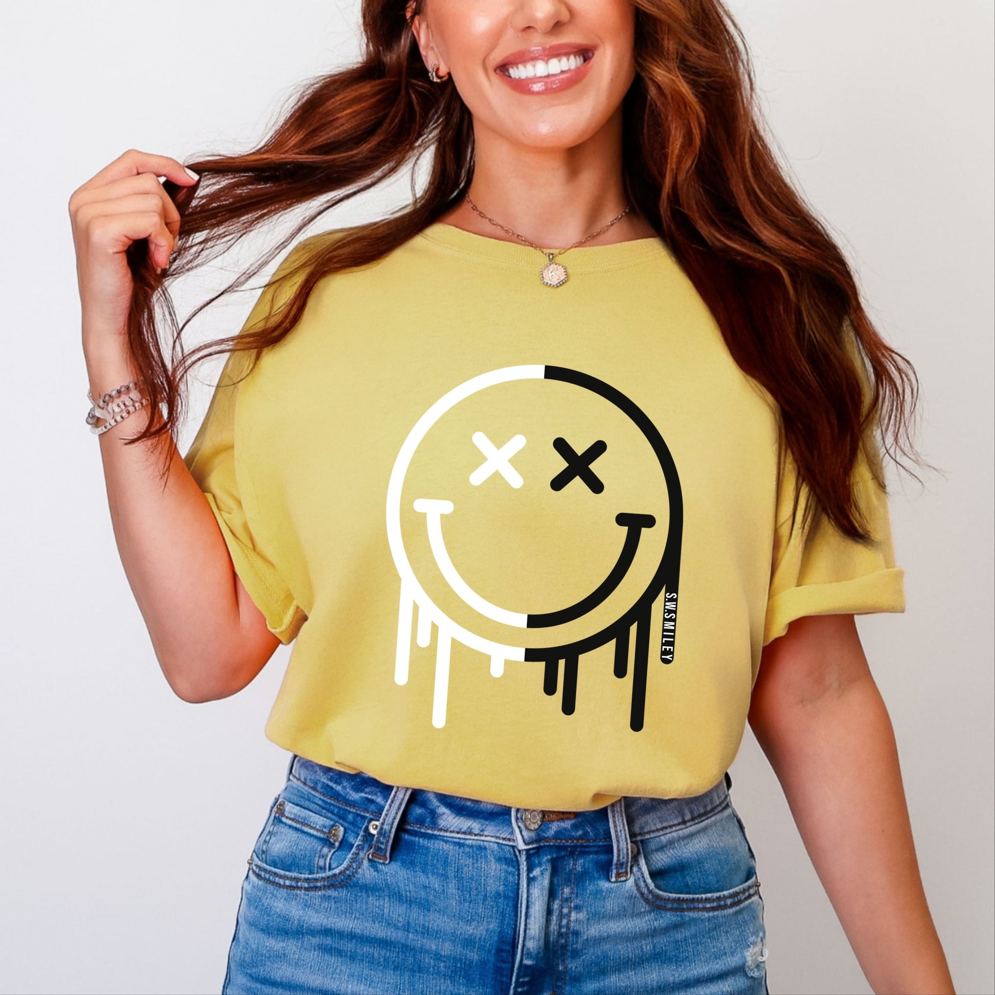 S.W.Smiley Black And White Drip - Women's Garment Dyed Graphic T-Shirt