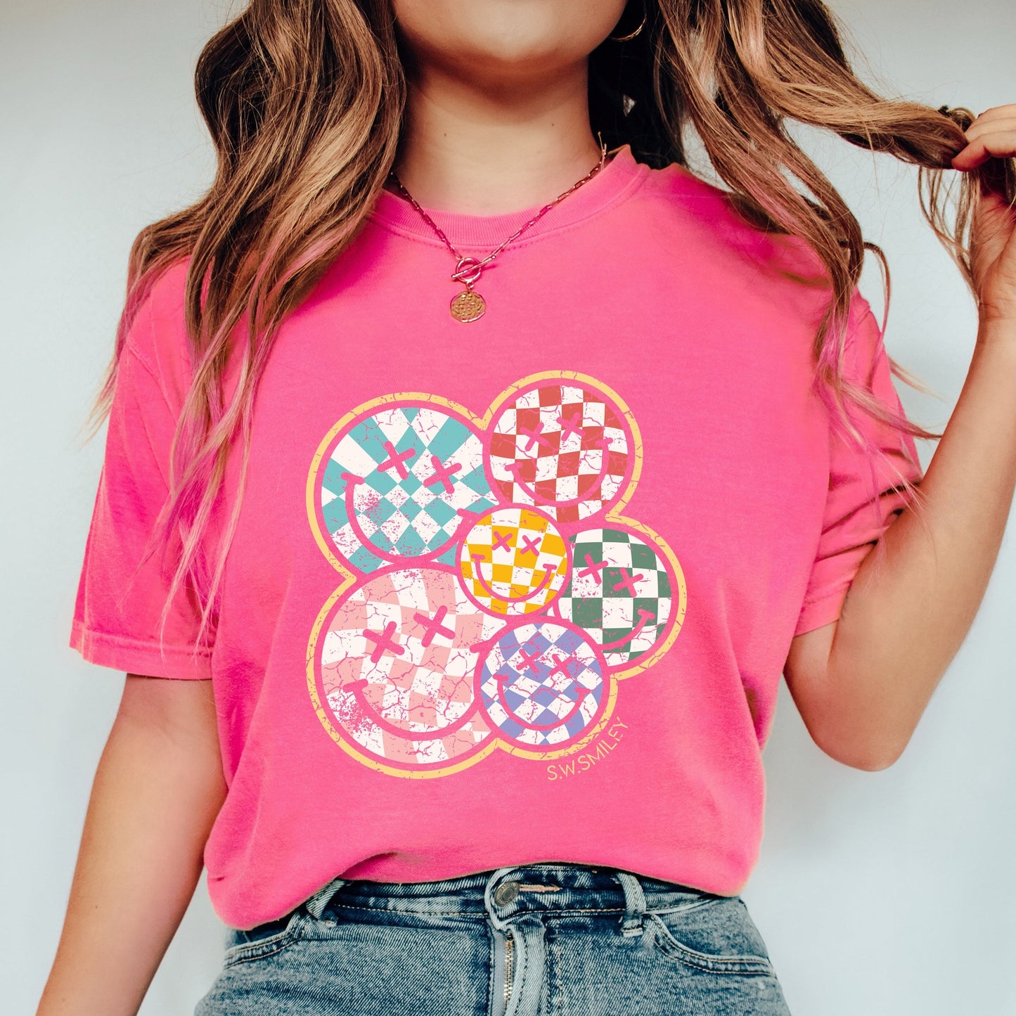 S.W.Smiley Rainbow Checkered - Women's Garment Dyed Tee