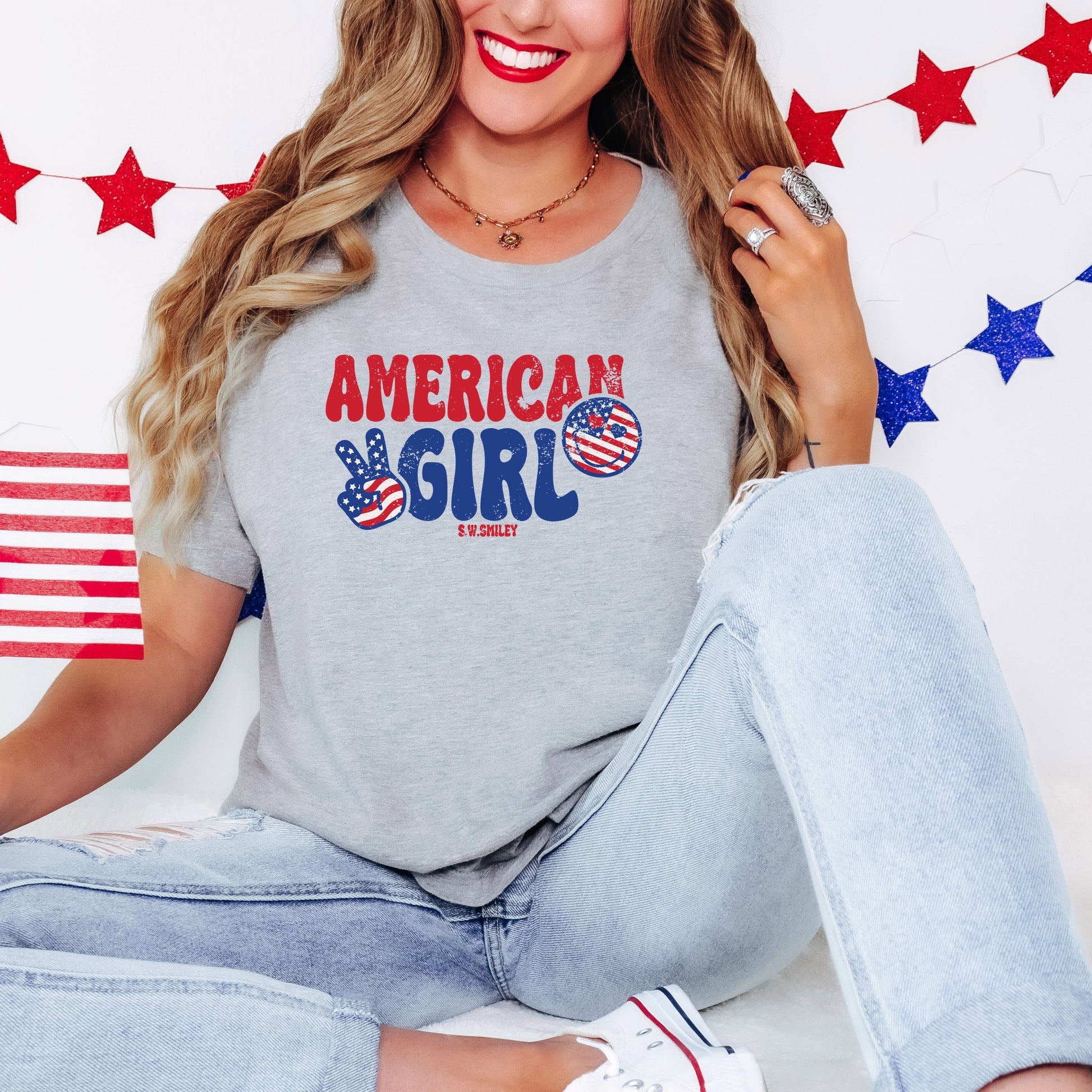 S.W.Smiley American Girl Patriotic - Women's Short Sleeve Graphic T-Shirt