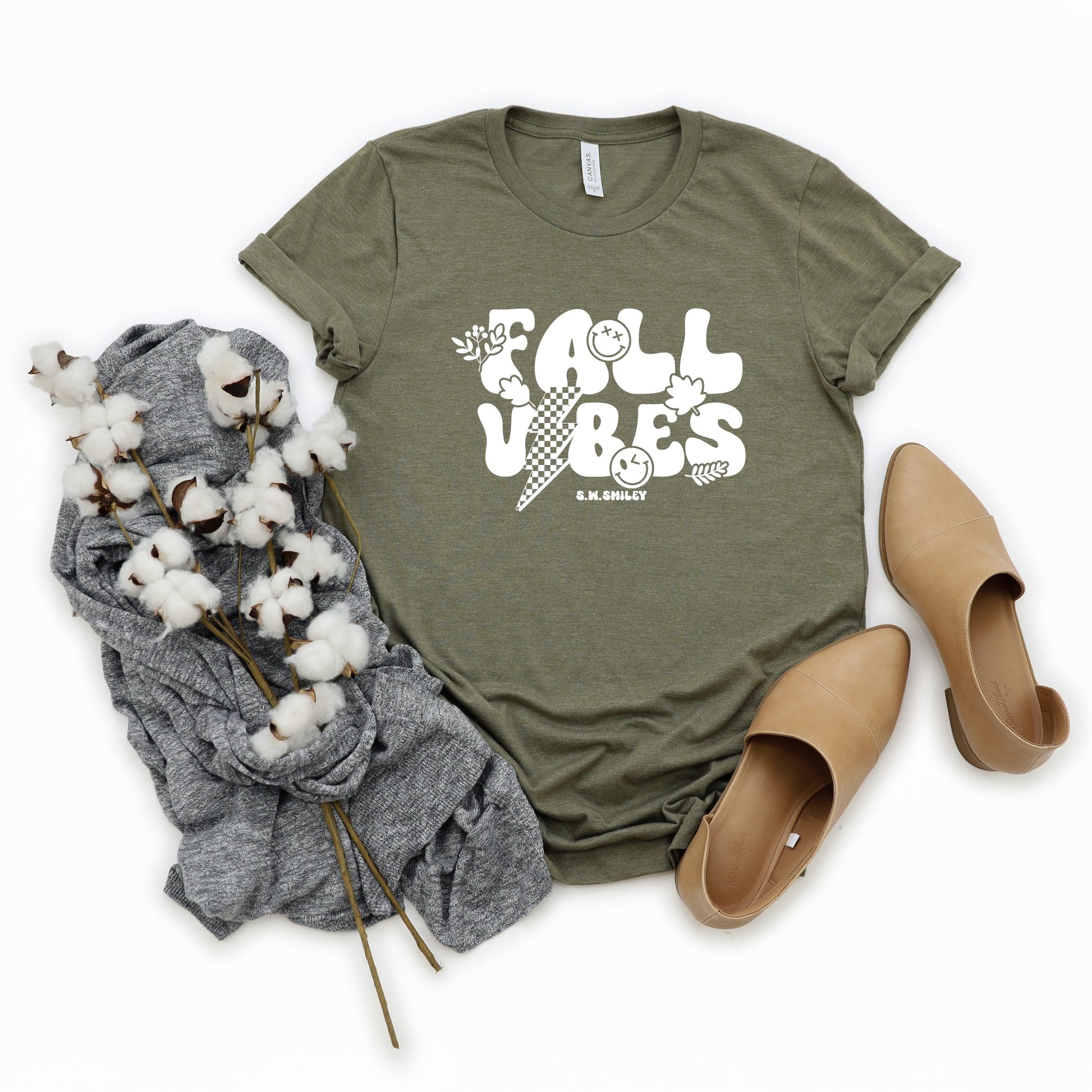 S.W.Smiley Fall Vibes Lightning - Women's Short Sleeve Graphic T-Shirt