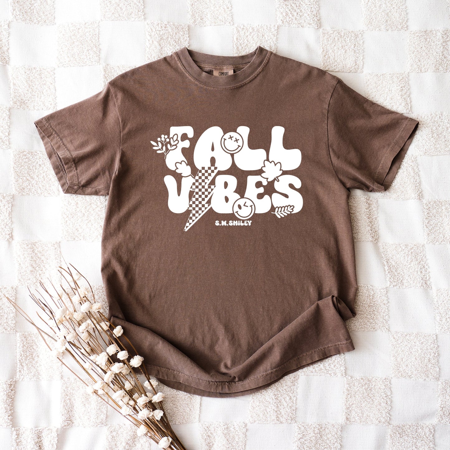 S.W.Smiley Fall Vibes Lightning - Women's Garment Dyed Graphic T-Shirt