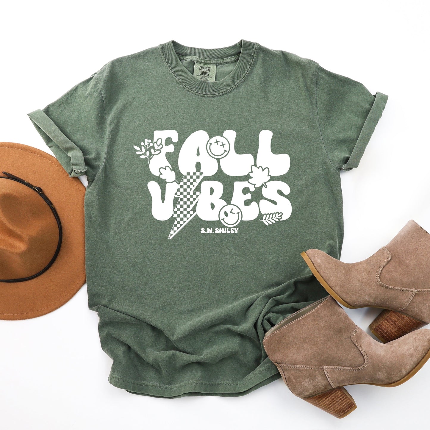 S.W.Smiley Fall Vibes Lightning - Women's Garment Dyed Graphic T-Shirt