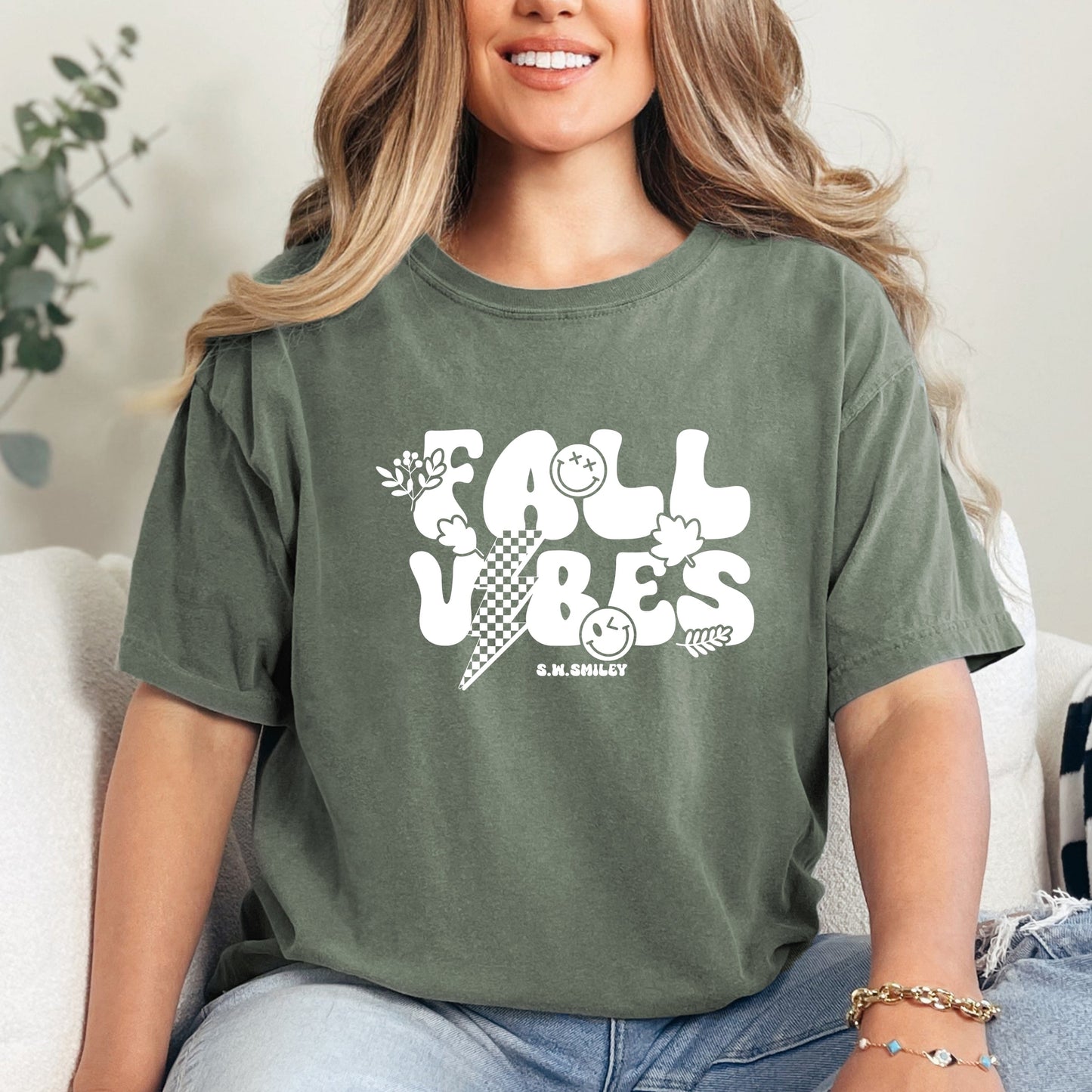 S.W.Smiley Fall Vibes Lightning - Women's Garment Dyed Graphic T-Shirt