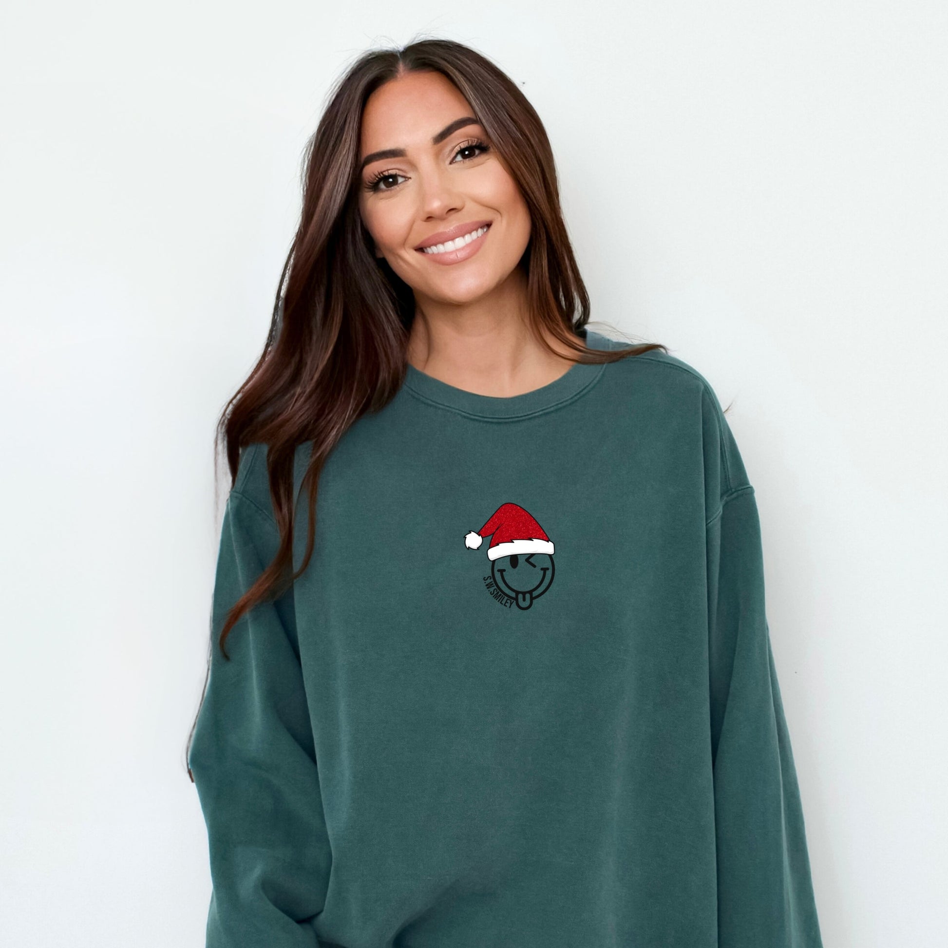 S.W.Smiley Santa Hat Glitter - Women's Garment Dyed Graphic Sweatshirt
