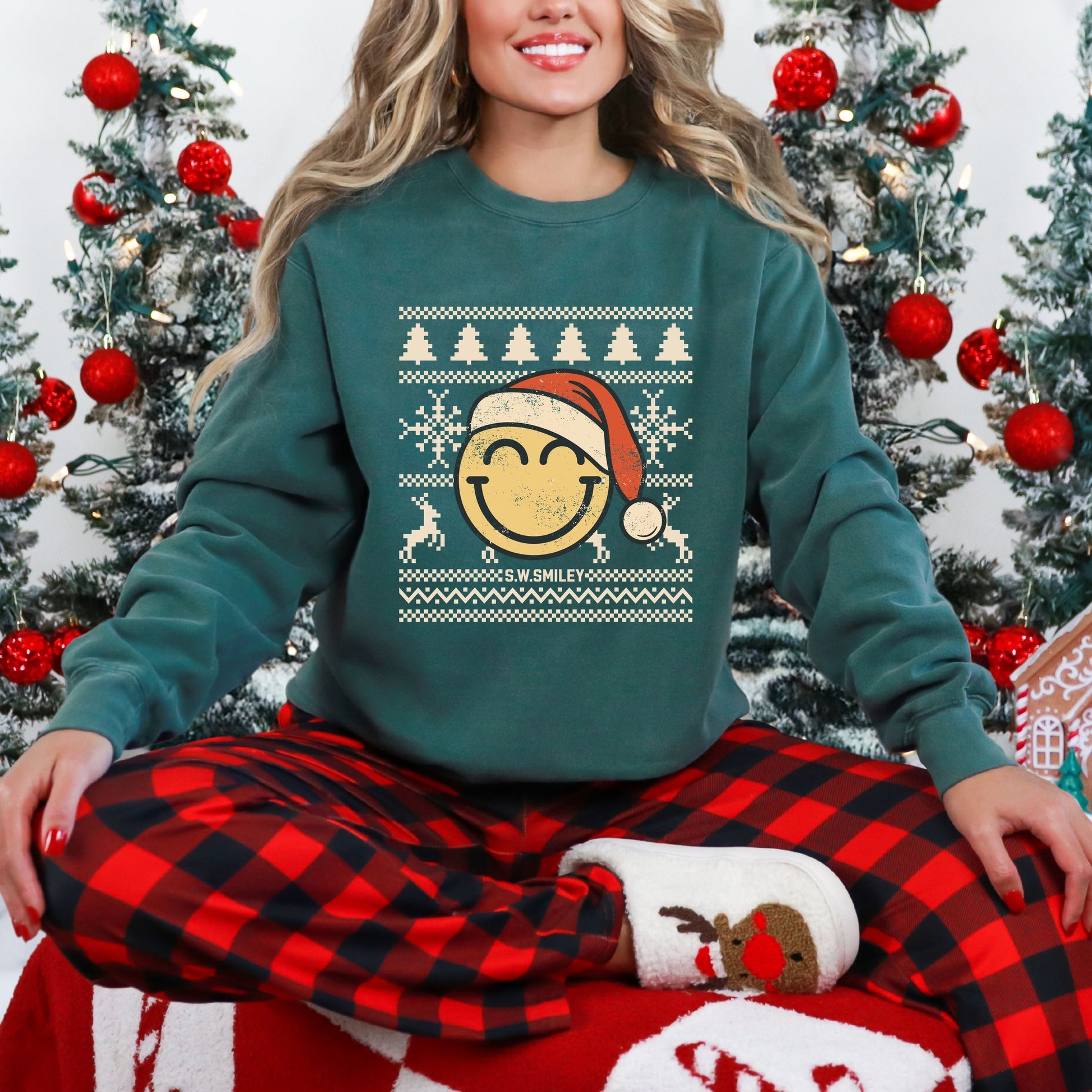 S.W.Smiley Ugly Christmas Sweater Distressed - Women's Garment Dyed Graphic Sweatshirt