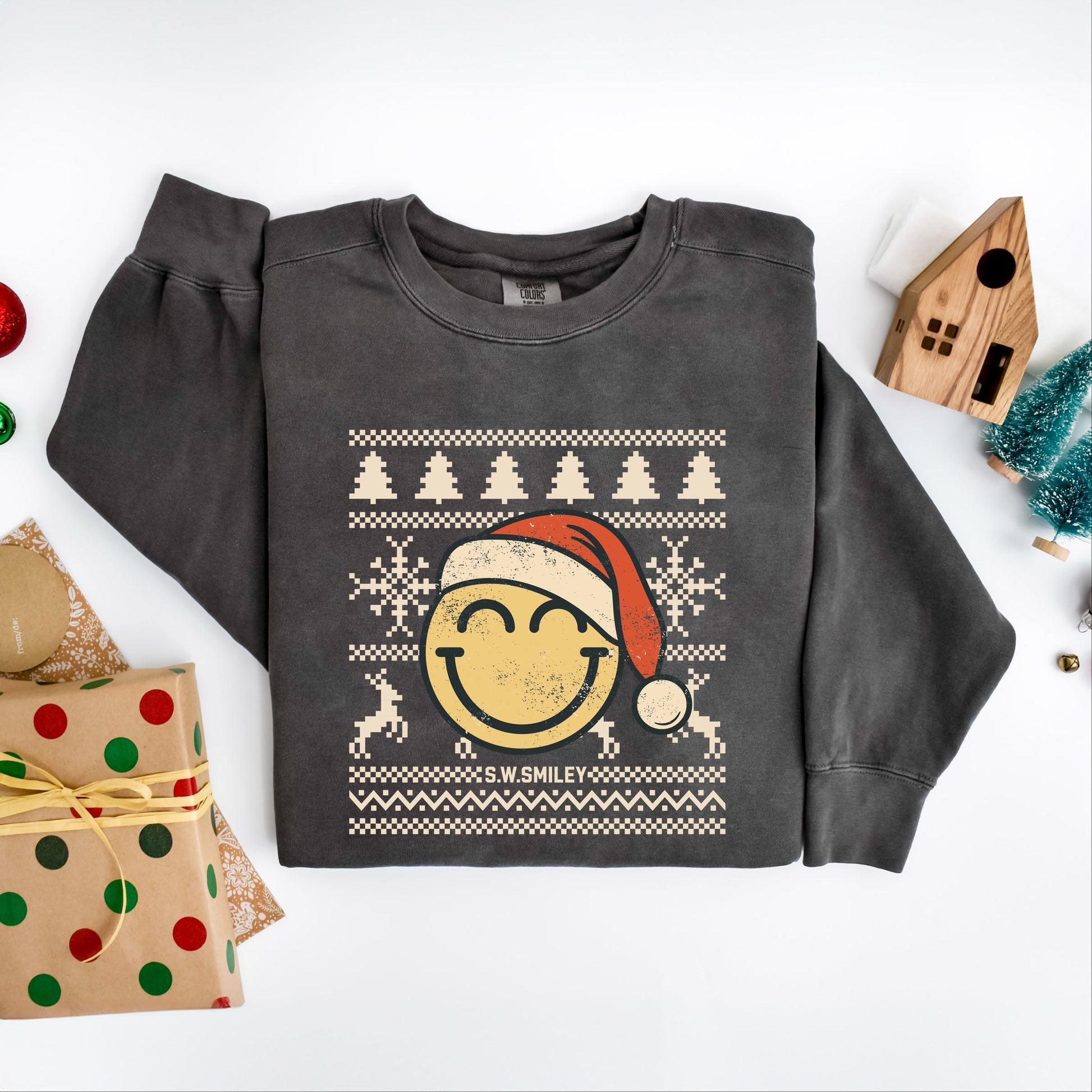 S.W.Smiley Ugly Christmas Sweater Distressed - Women's Garment Dyed Graphic Sweatshirt