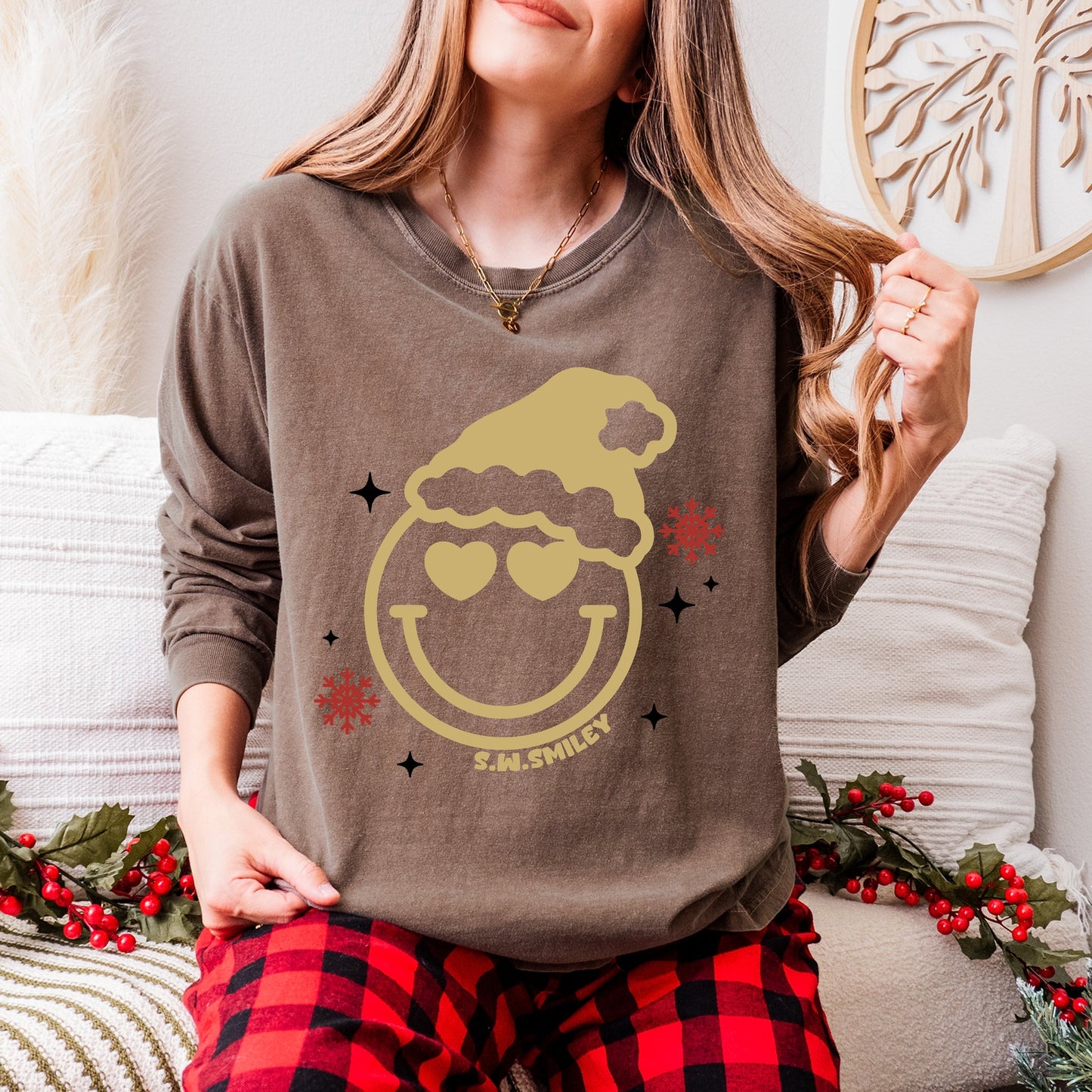 S.W.Smiley Christmas Heart Eyes - Women's Garment Dyed Long Sleeve Graphic T-Shirt