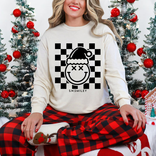 S.W.Smiley Checkered Christmas Wink - Women's Garment Dyed Long Sleeve Graphic T-Shirt