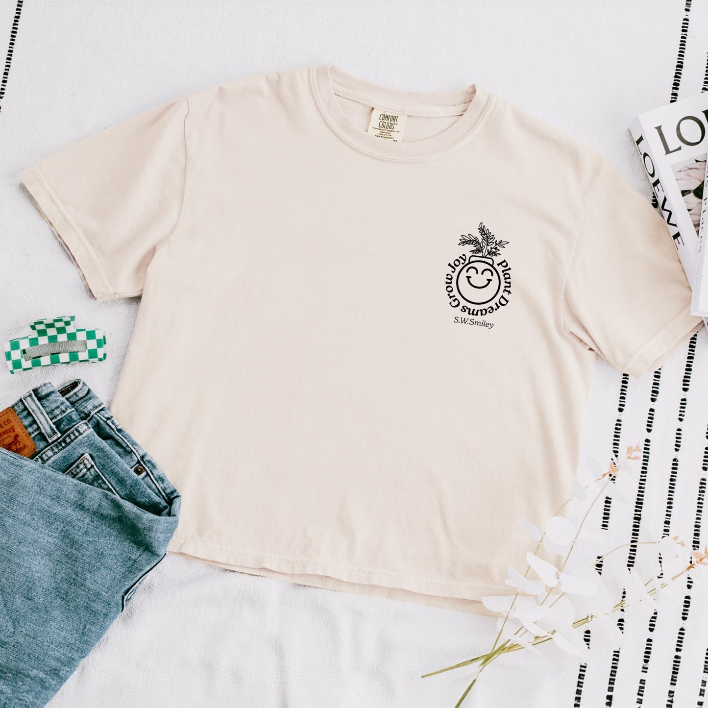 S.W.Smiley Plant Dreams Grow Joy Outline - Women's Boxy Crop Top Graphic T-Shirt