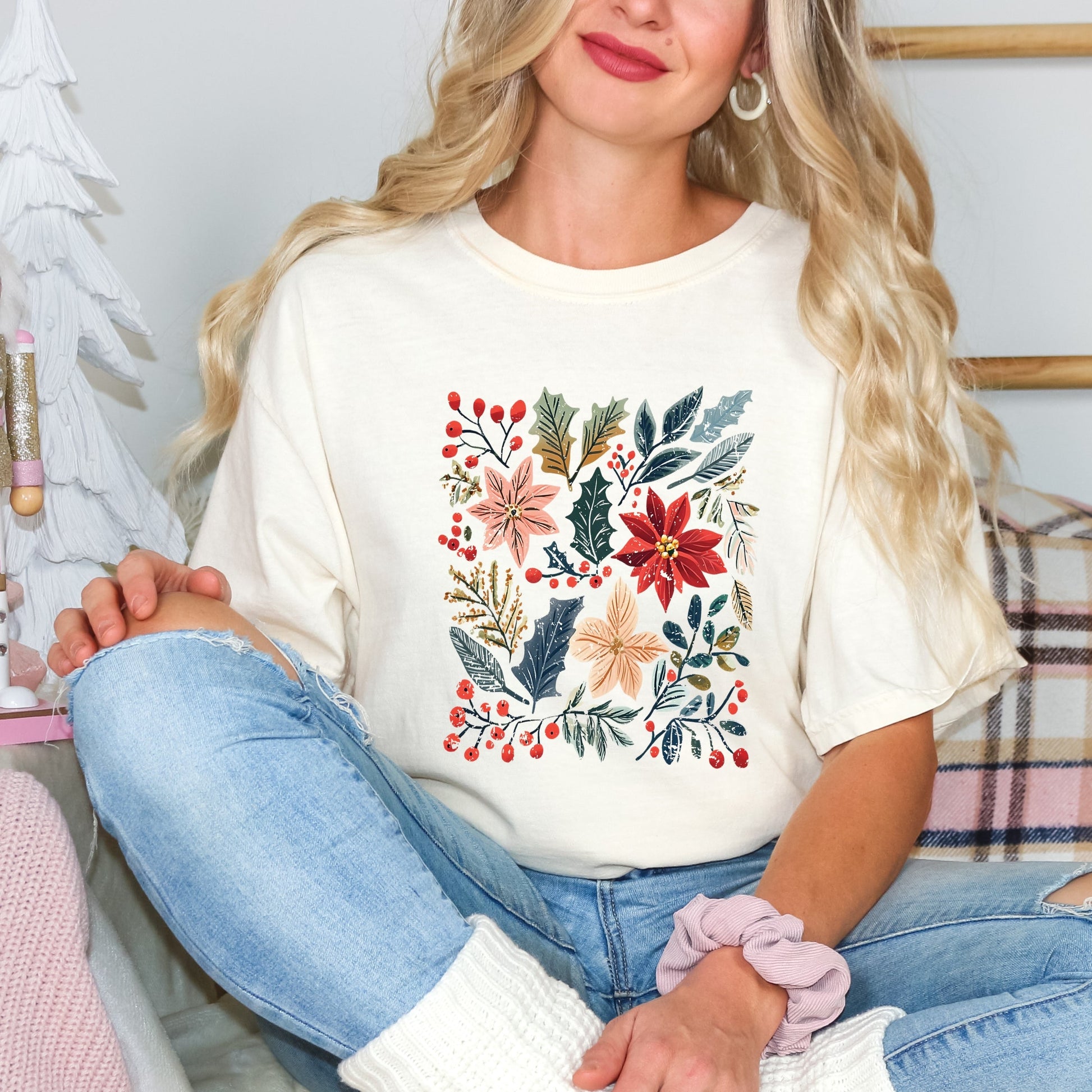 Christmas Flowers and Berries Distressed - Women's Garment Dyed Graphic T-Shirt