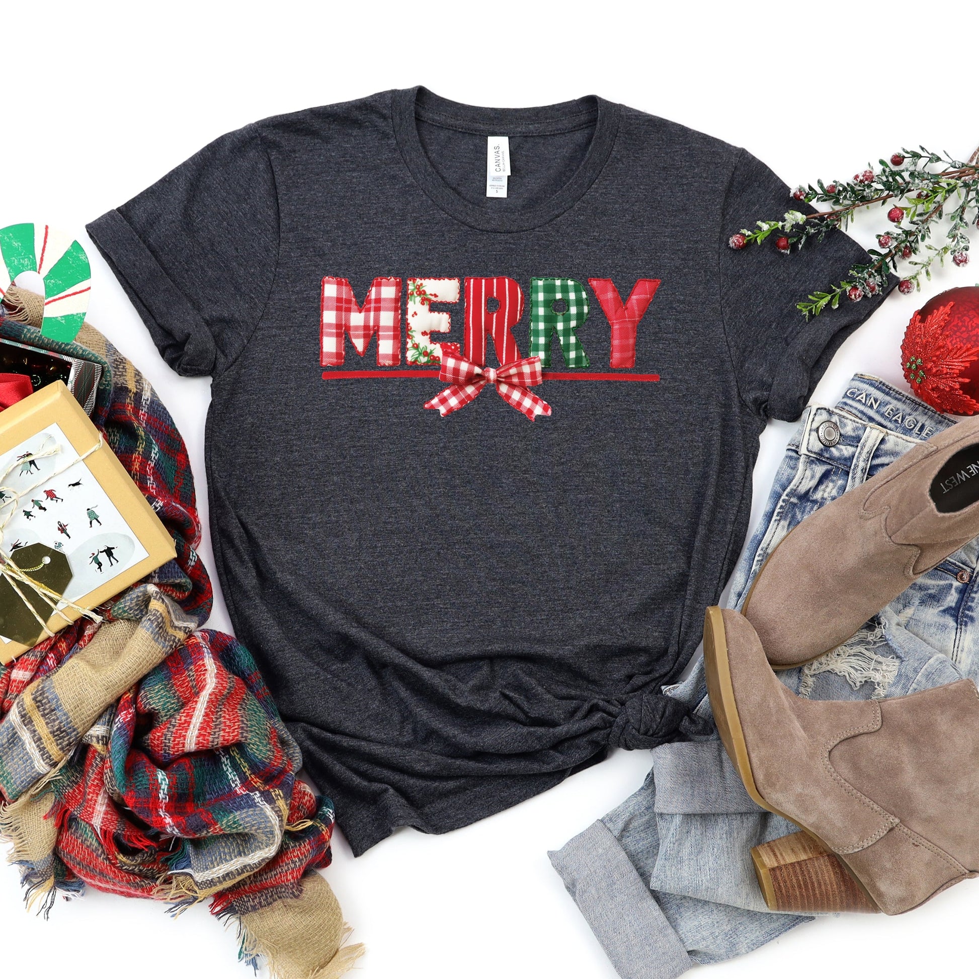 Merry Pattern Quilted Print - Women's Short Sleeve Graphic T-Shirt