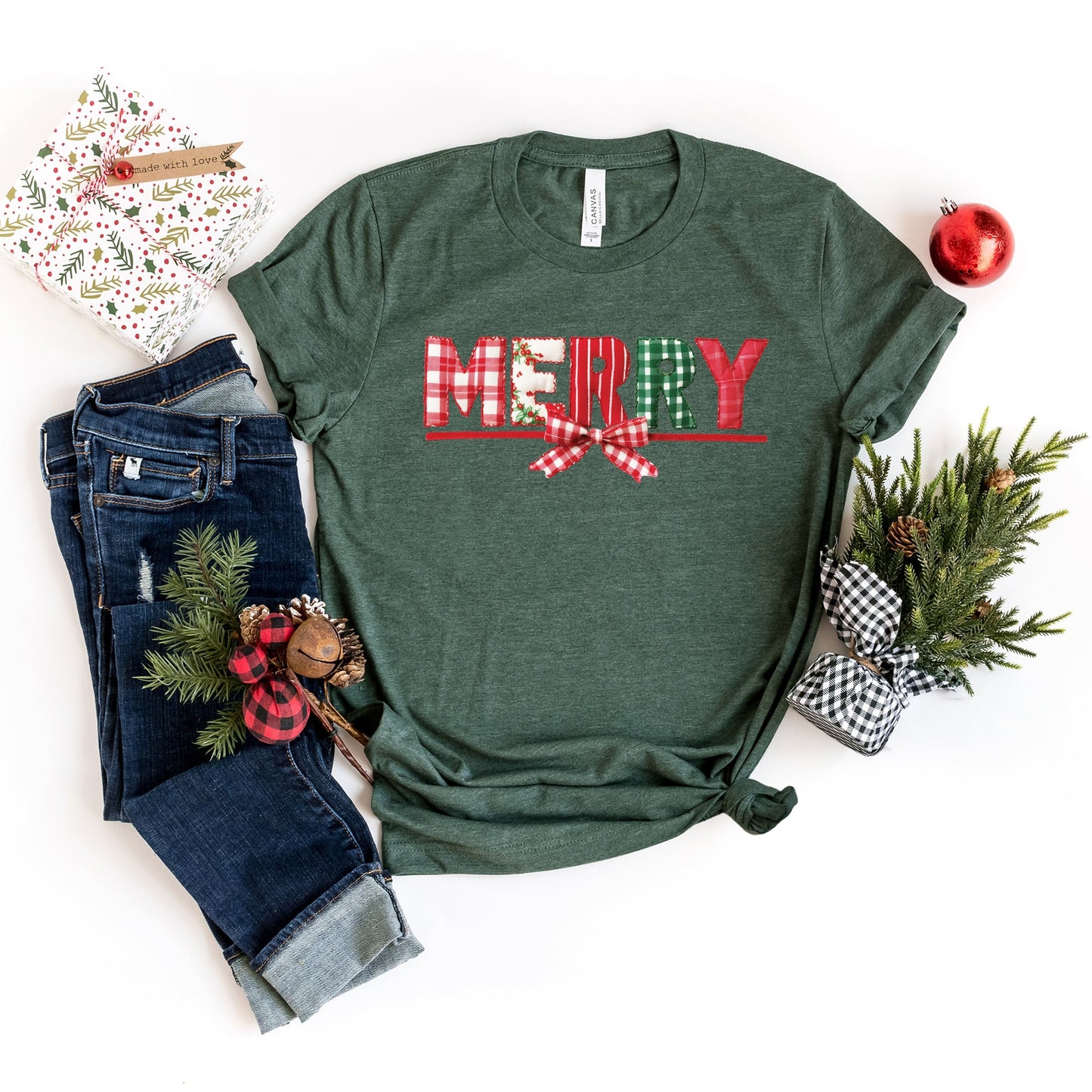 Merry Pattern Quilted Print - Women's Short Sleeve Graphic T-Shirt