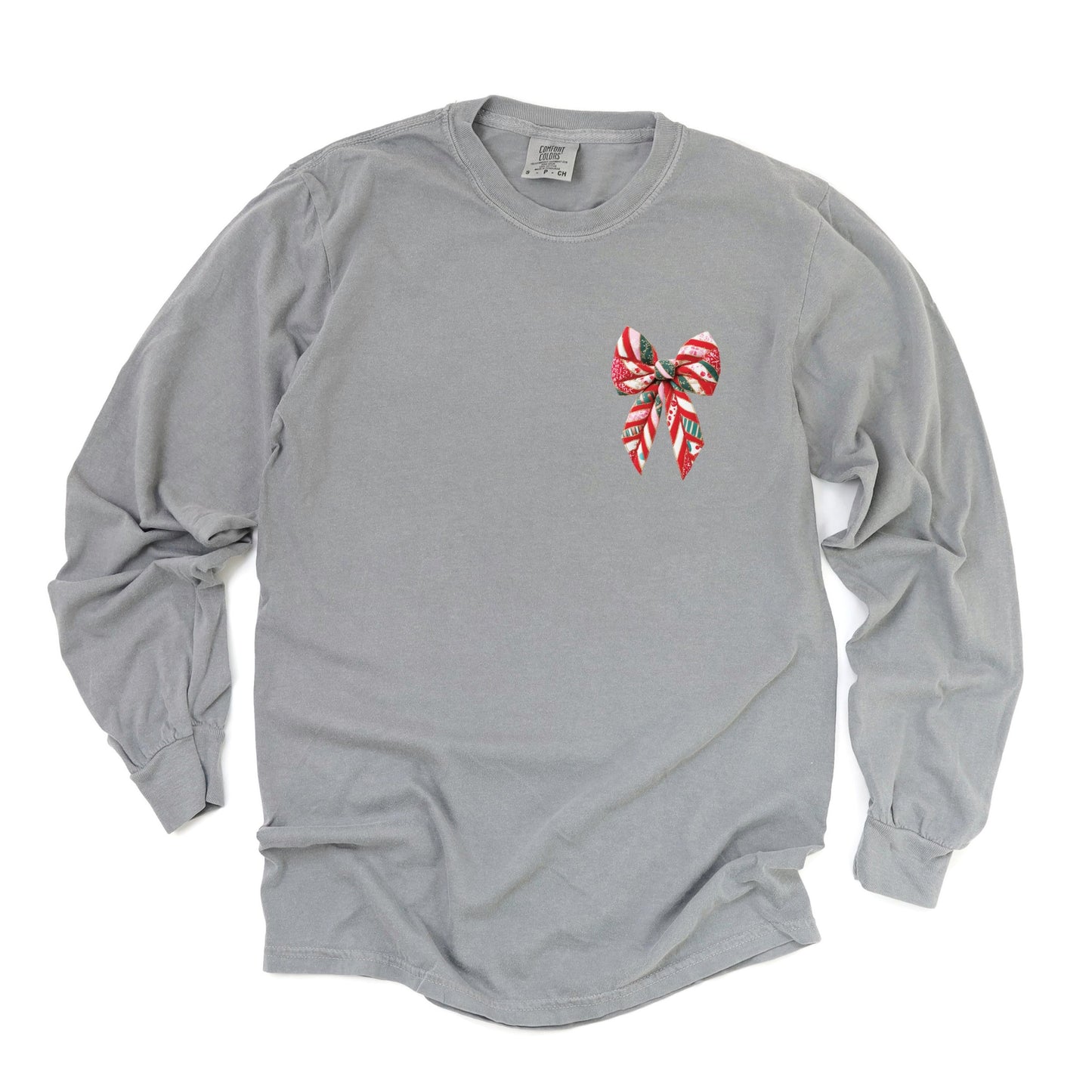 Christmas Bow Quilted Print - Women's Garment Dyed Long Sleeve Graphic T-Shirt