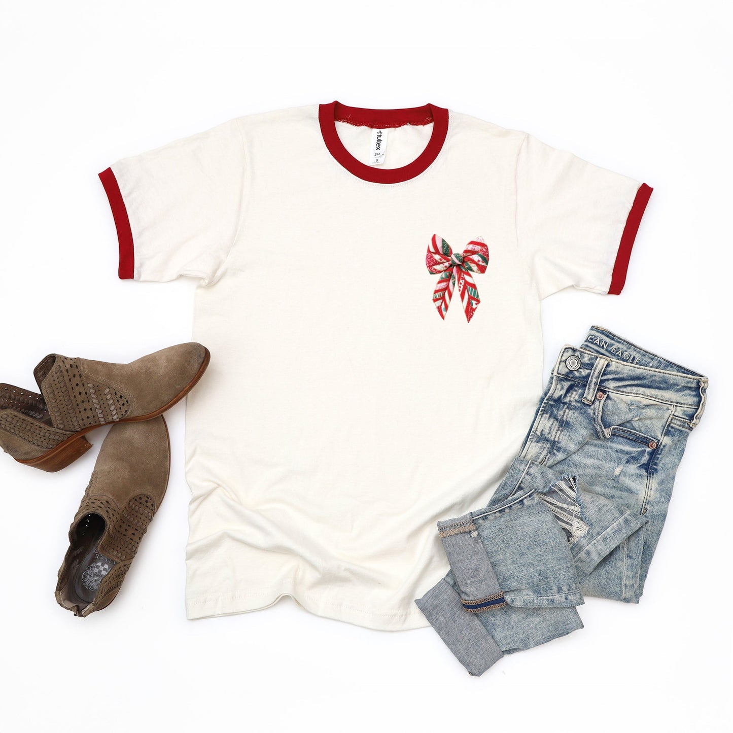 Christmas Bow Quilted Print - Women's Ringer Graphic T-Shirt