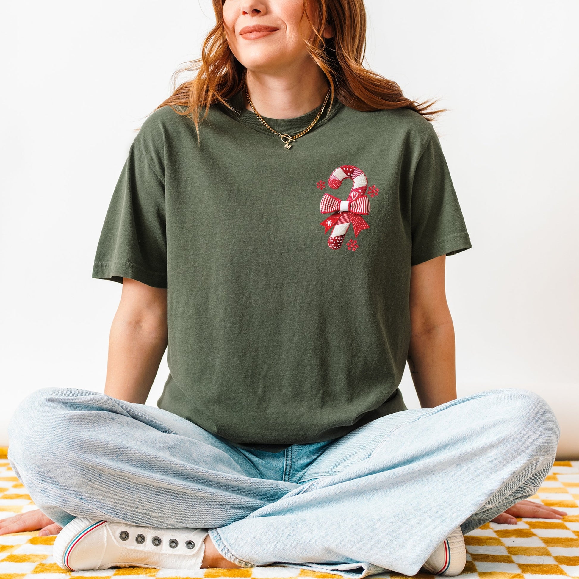 Candy Cane Bow Patchwork Print - Women's Garment Dyed Graphic T-Shirt